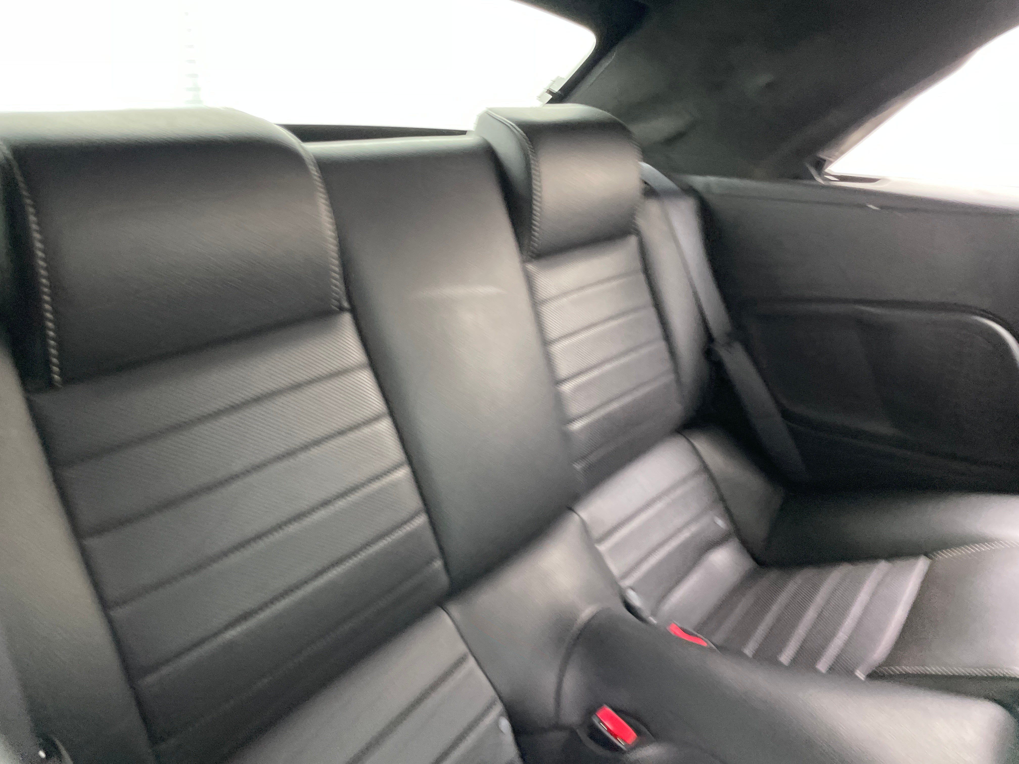 2010 Ford Mustang Premium 4