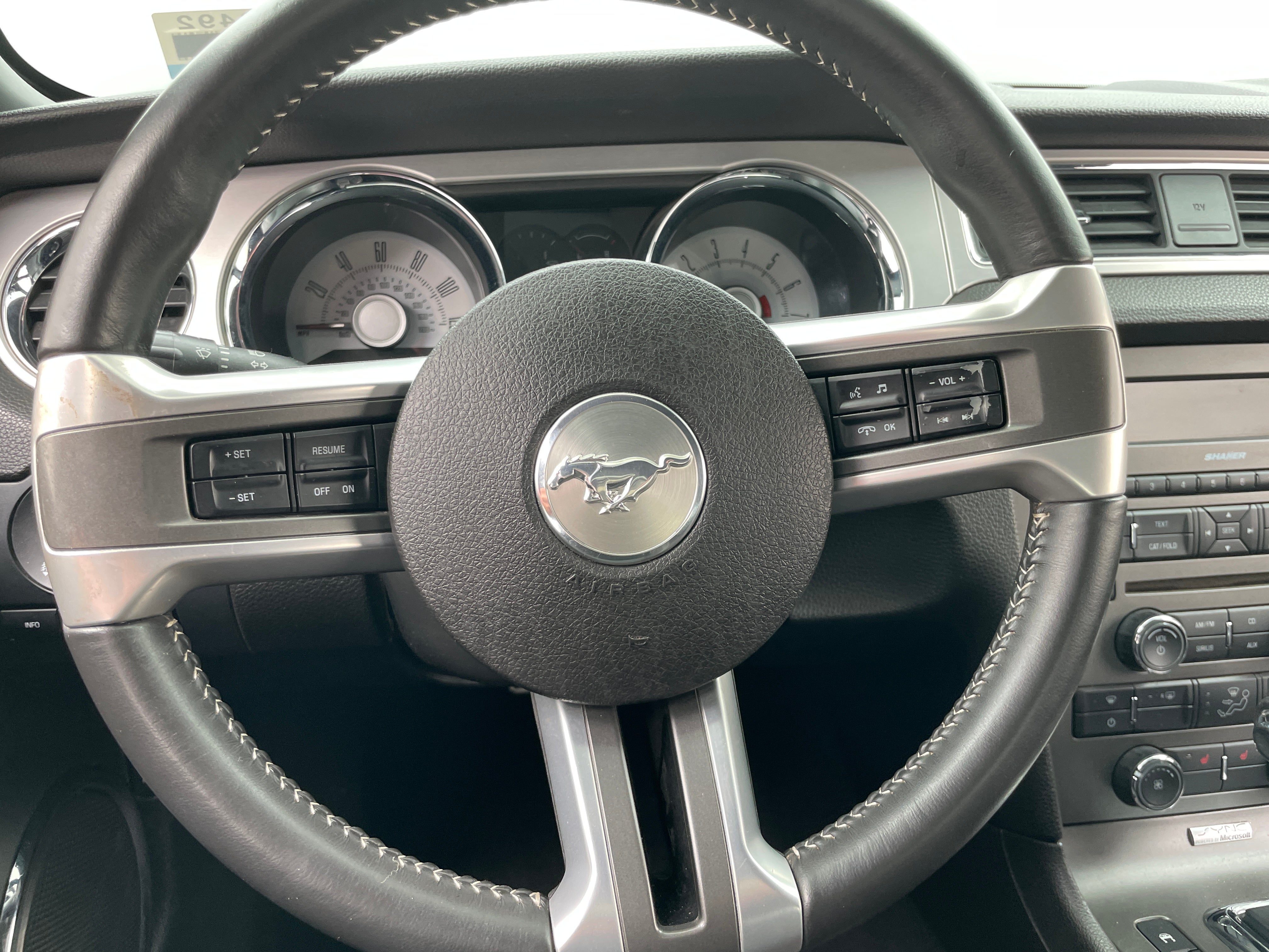 2010 Ford Mustang Premium 3
