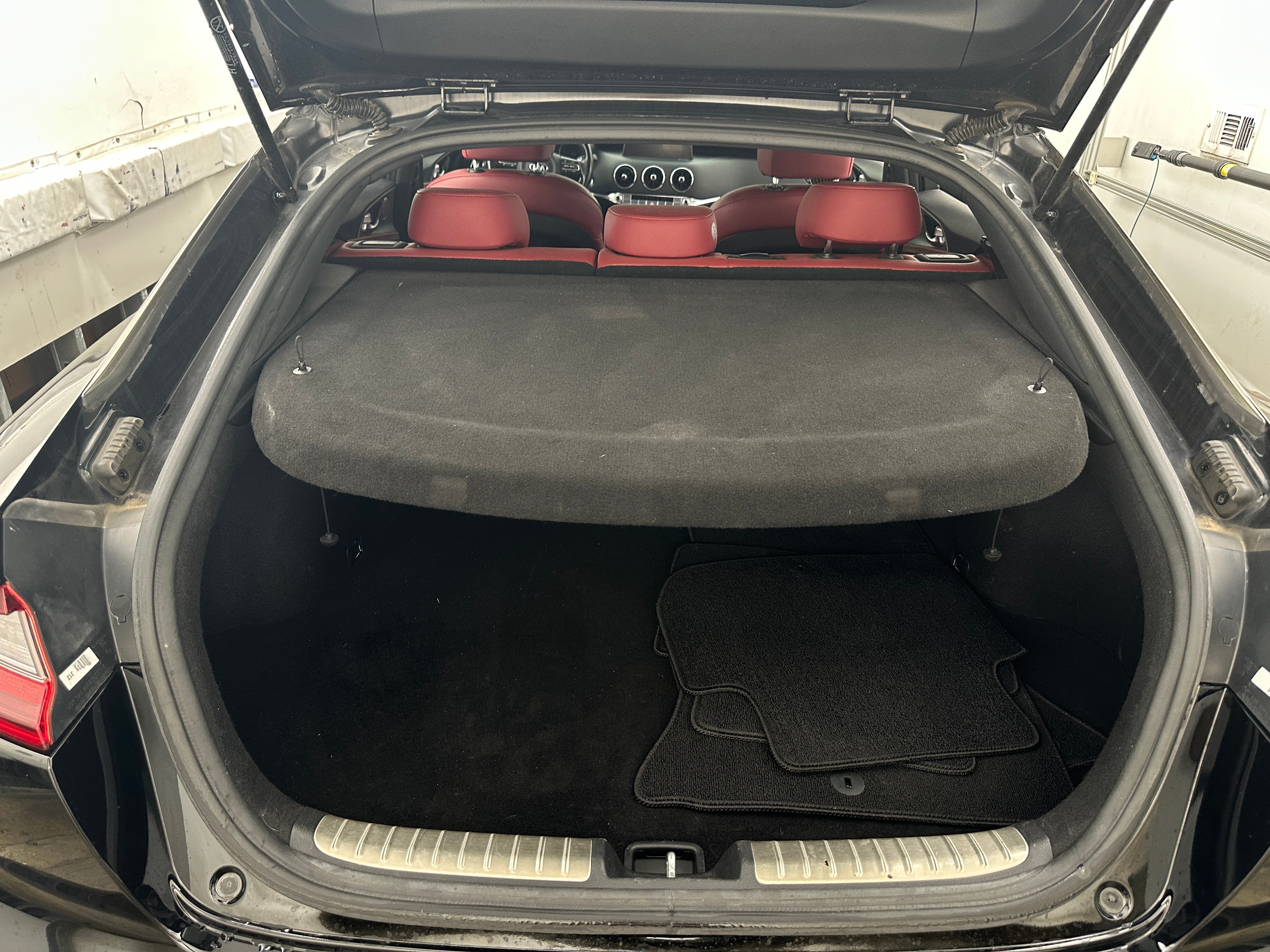 2018 Kia Stinger GT1 6