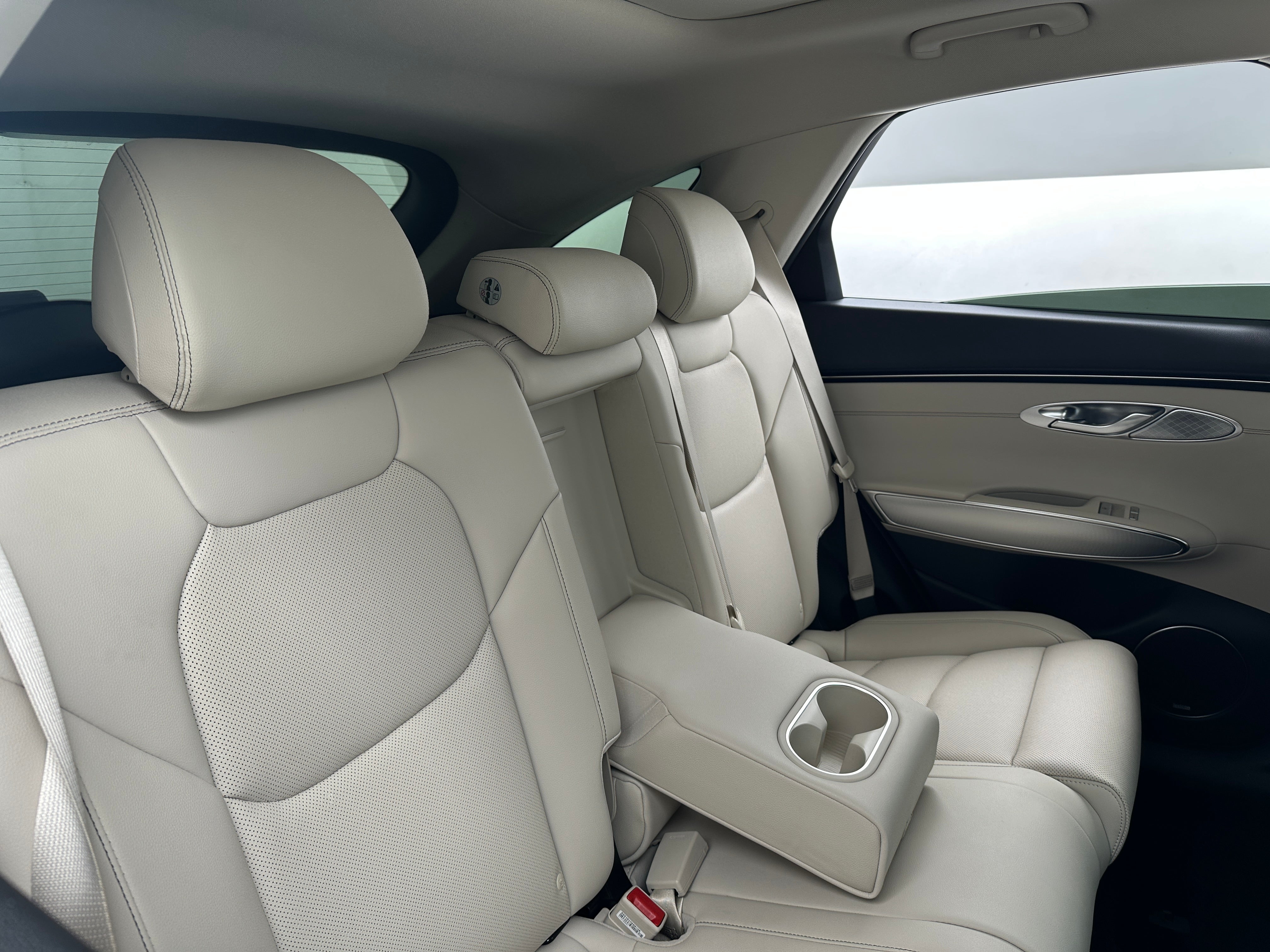 2022 Genesis GV70 Standard 5