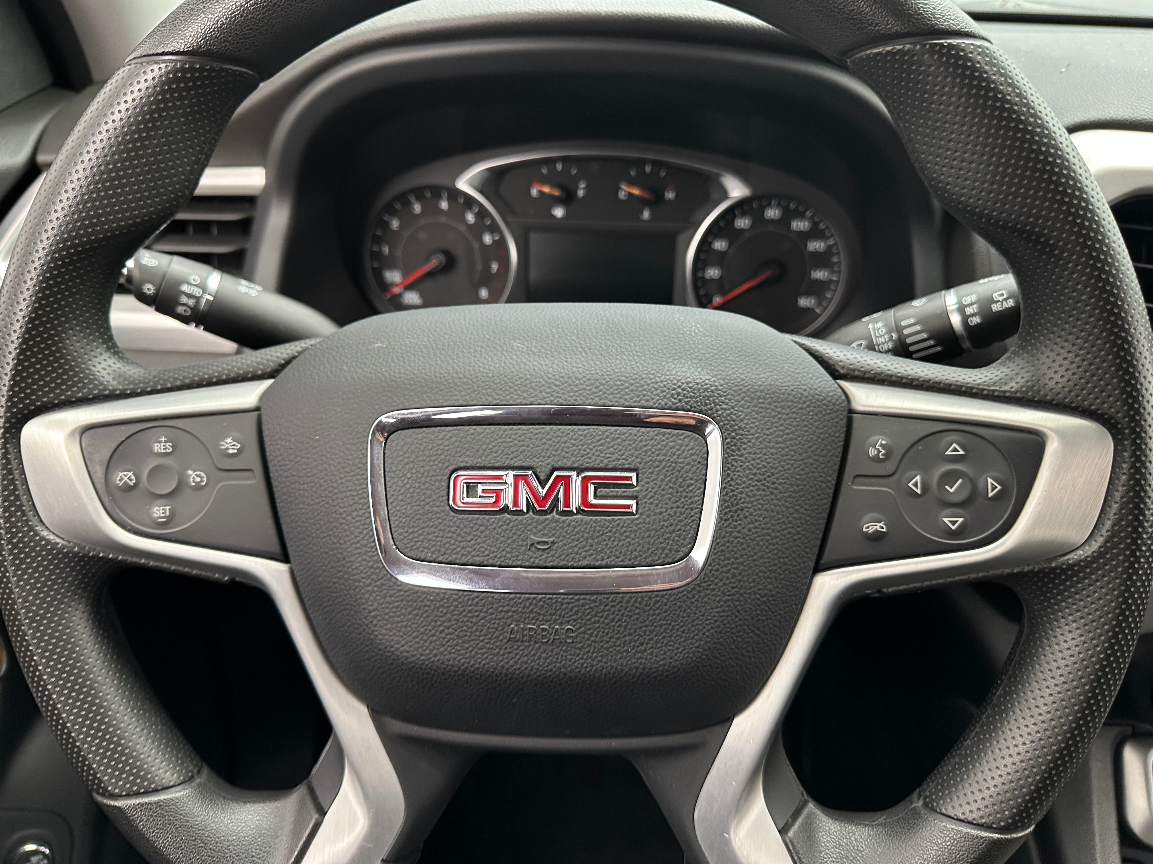 2023 GMC Acadia SLE 5