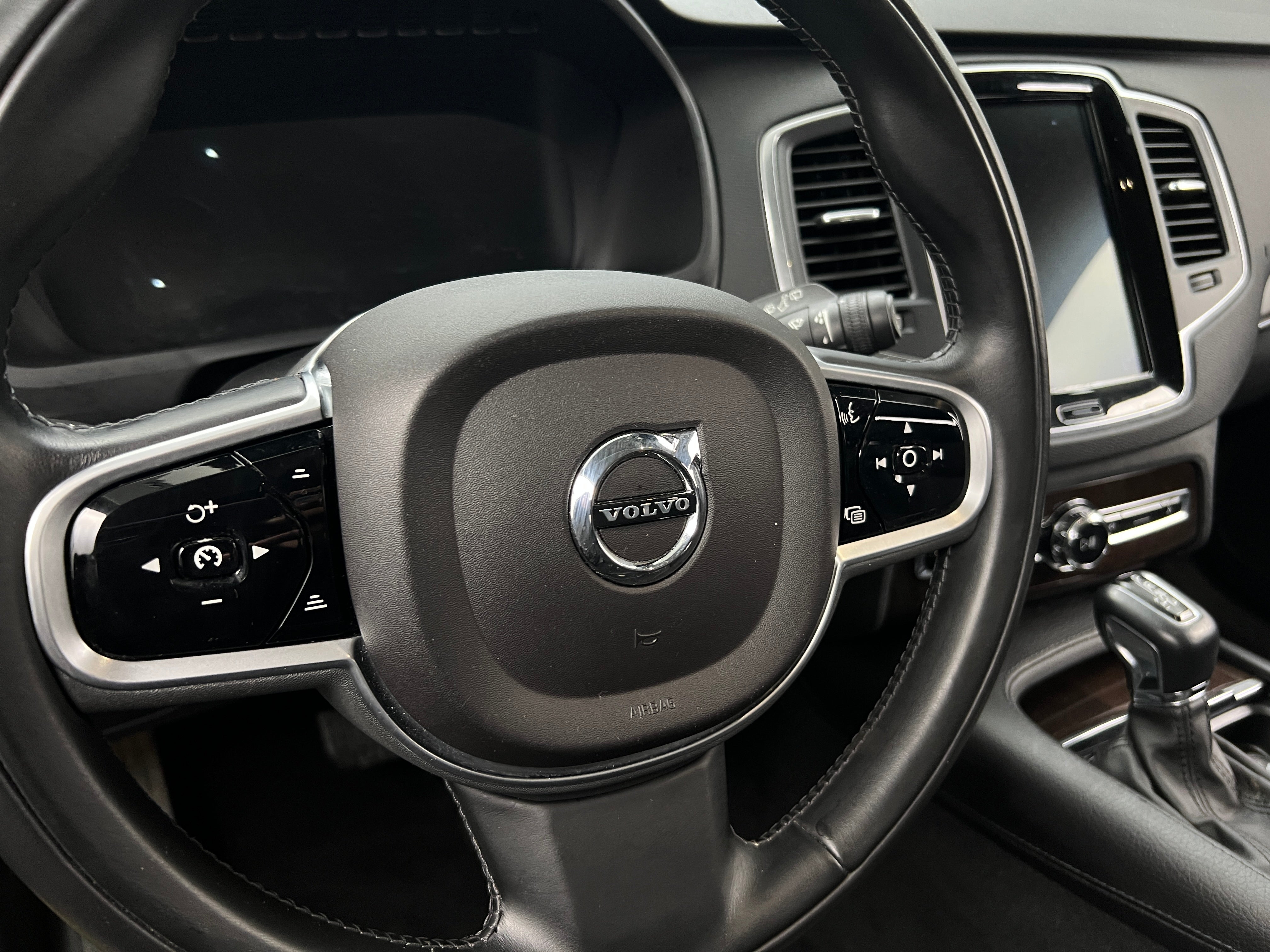 2019 Volvo XC90 T6 Momentum 4