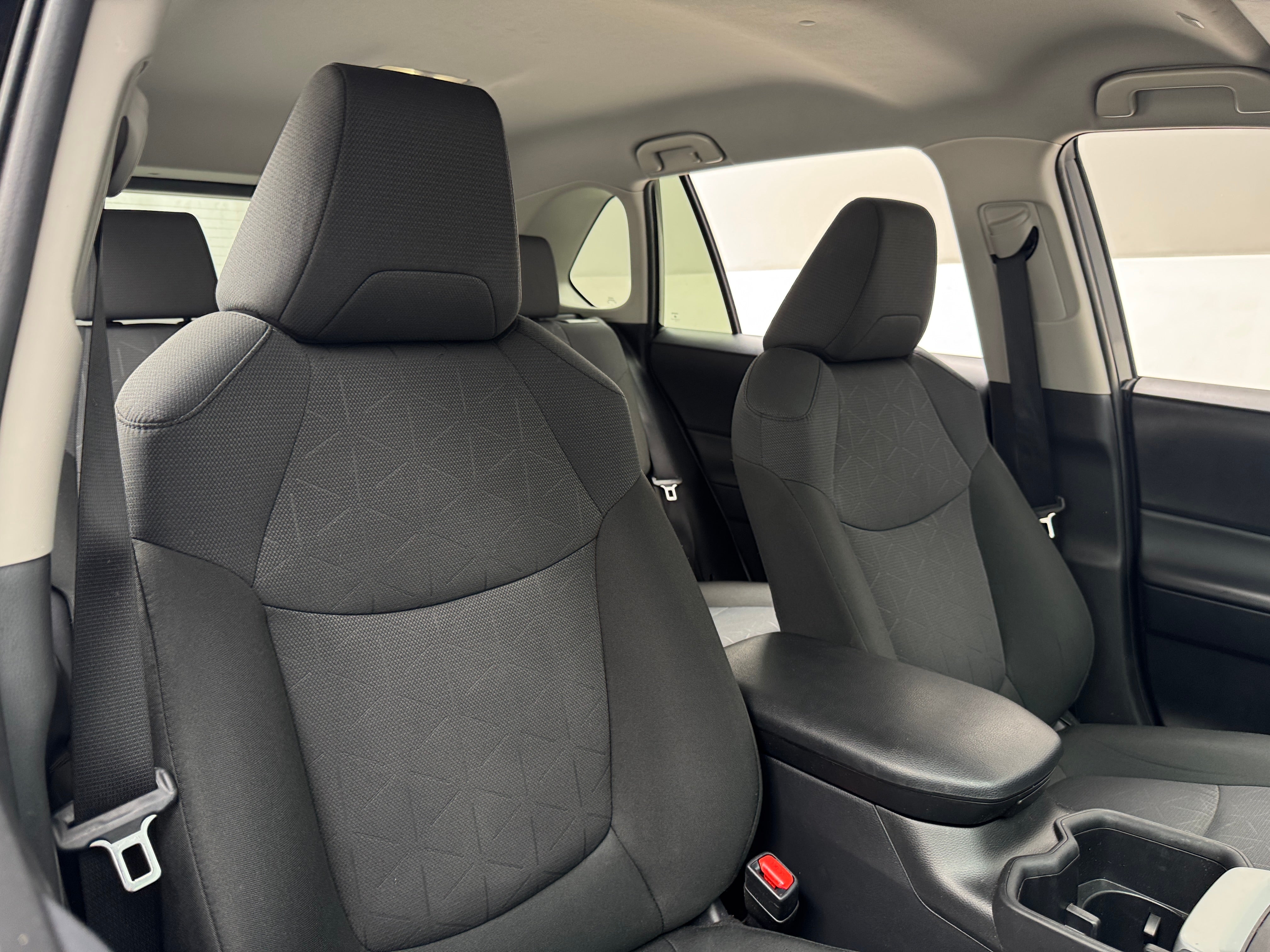 2024 Toyota RAV4 XLE 2