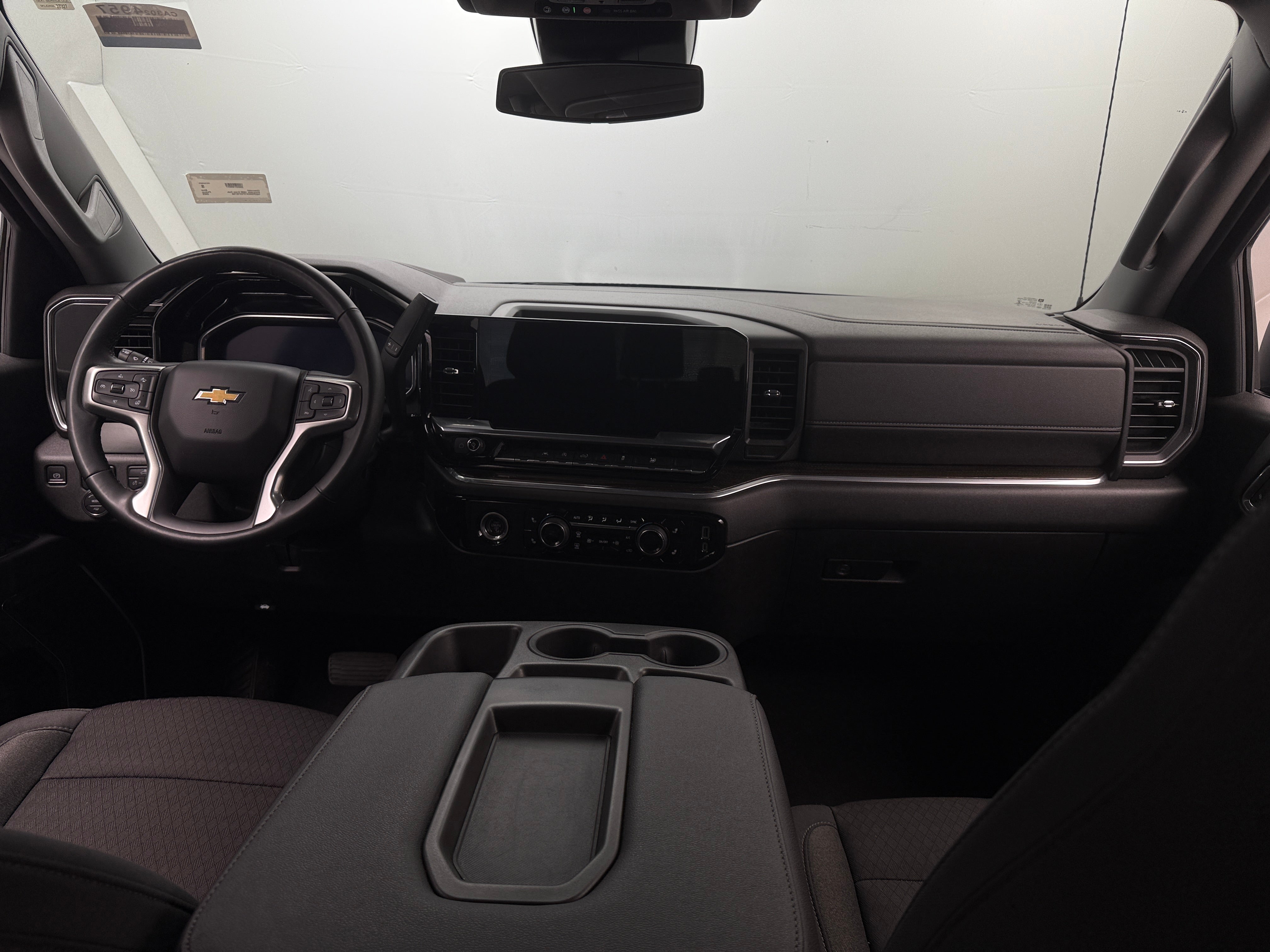 2023 Chevrolet Silverado 1500 LT 3
