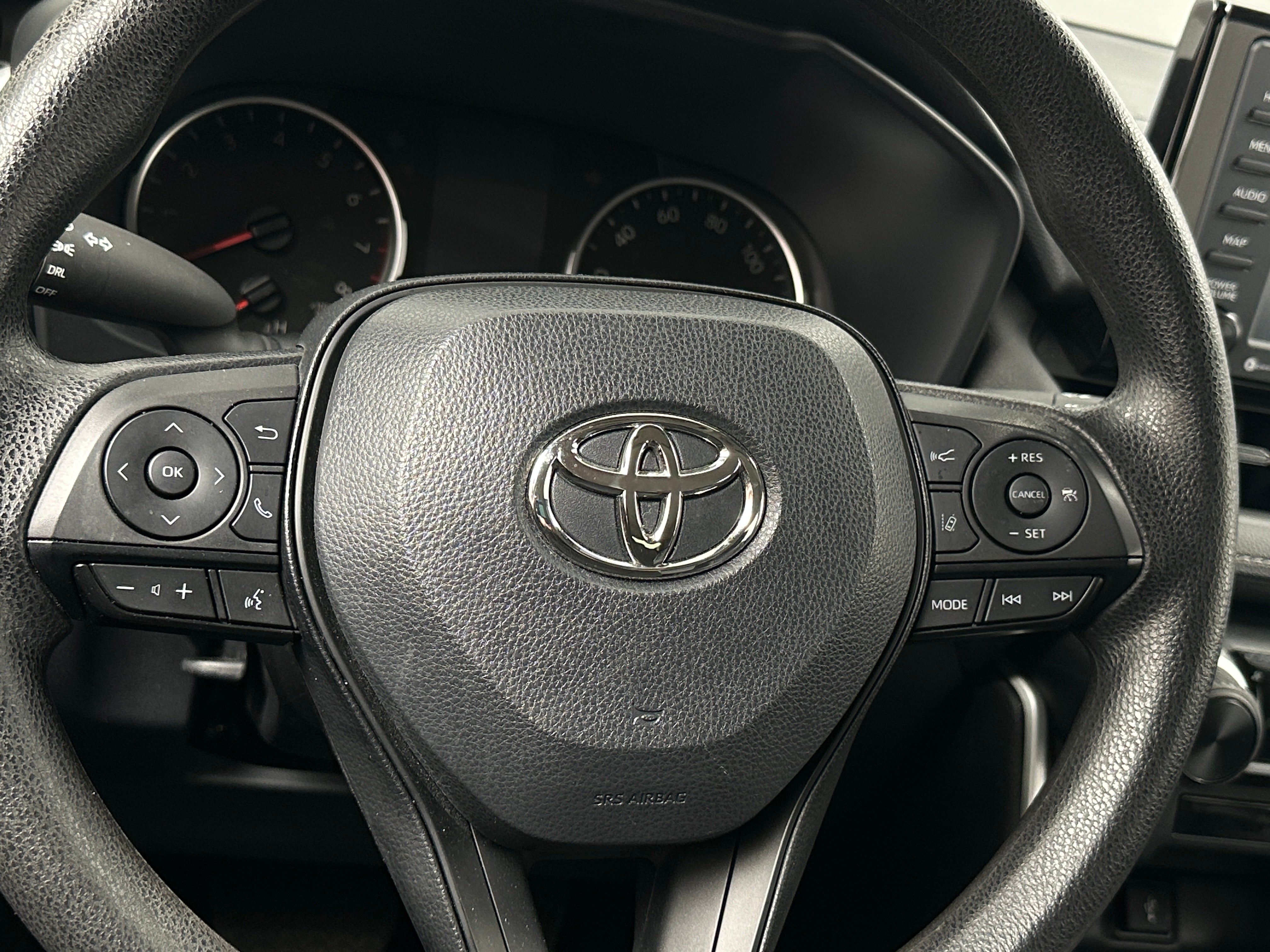 2022 Toyota RAV4 LE 5