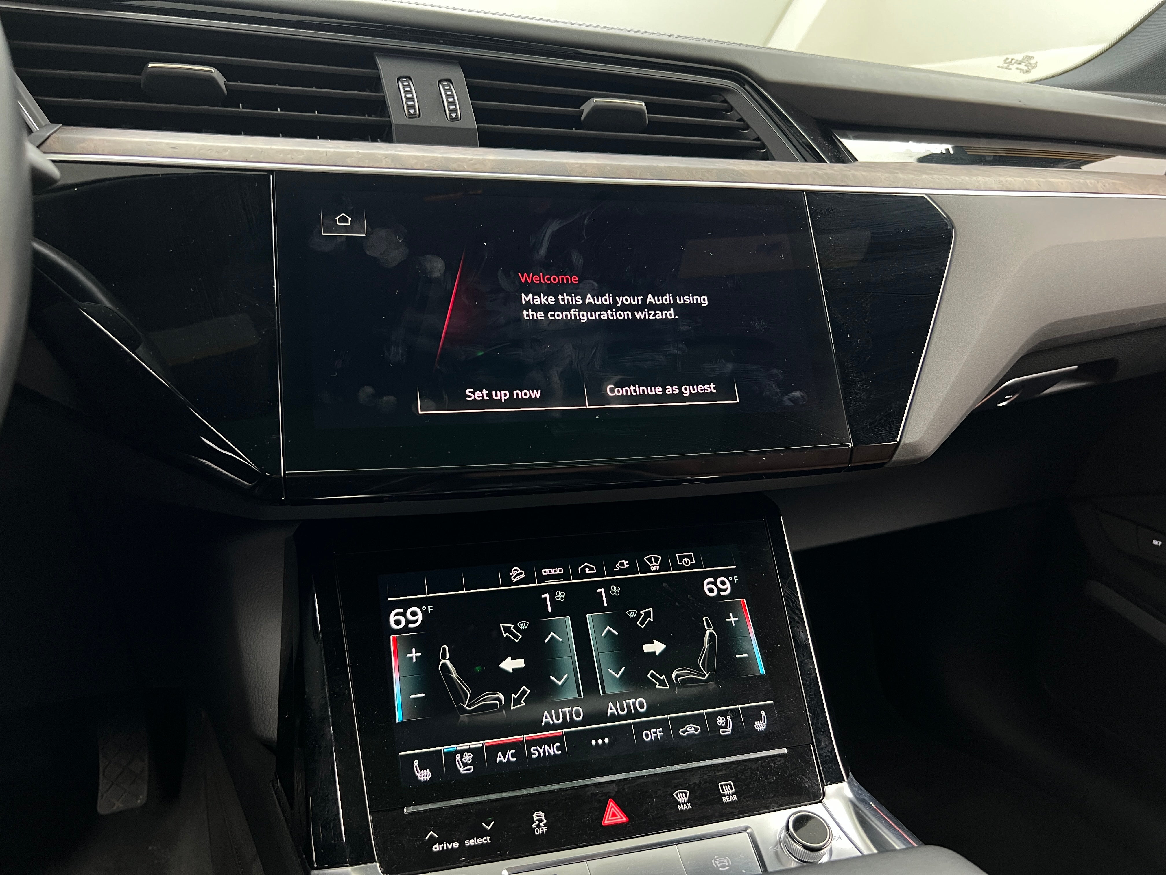 2021 Audi e-tron S Prestige 3