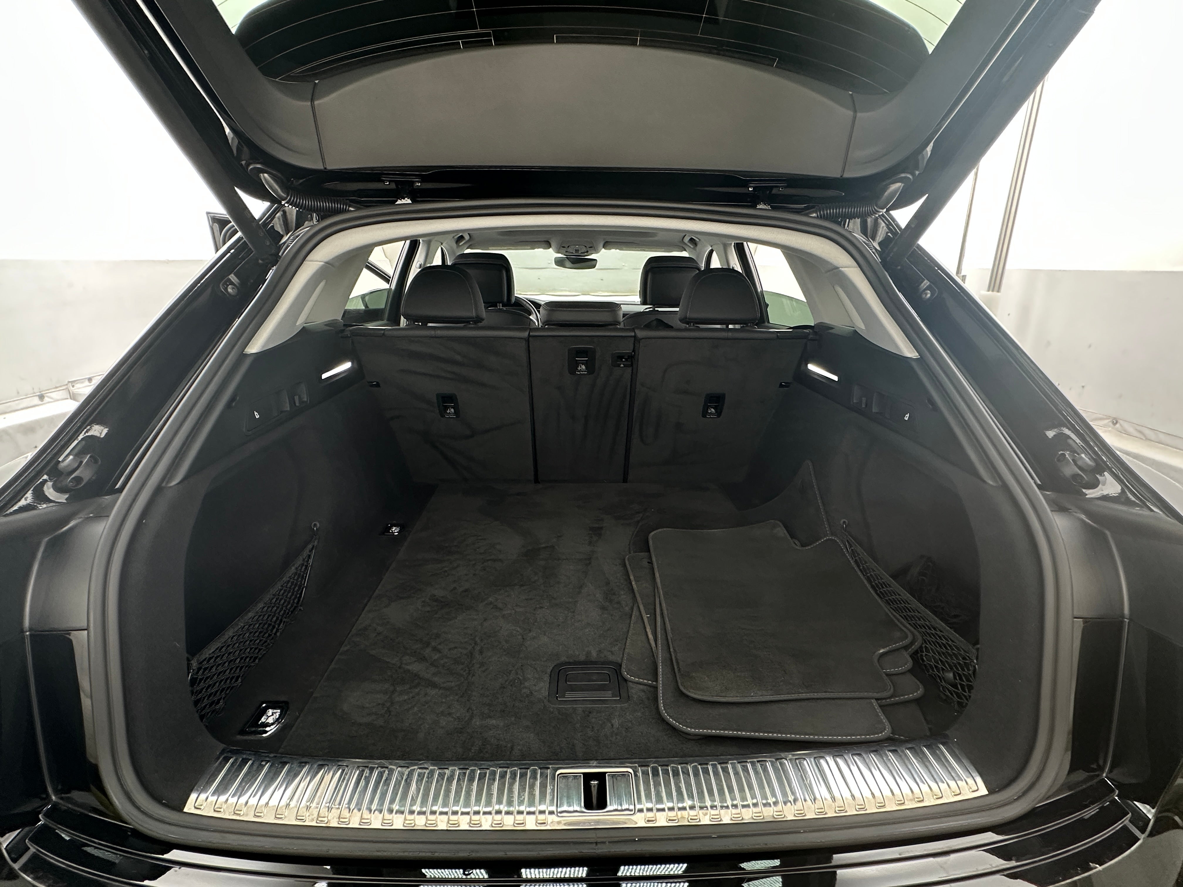 2022 Audi e-tron Premium Plus 6