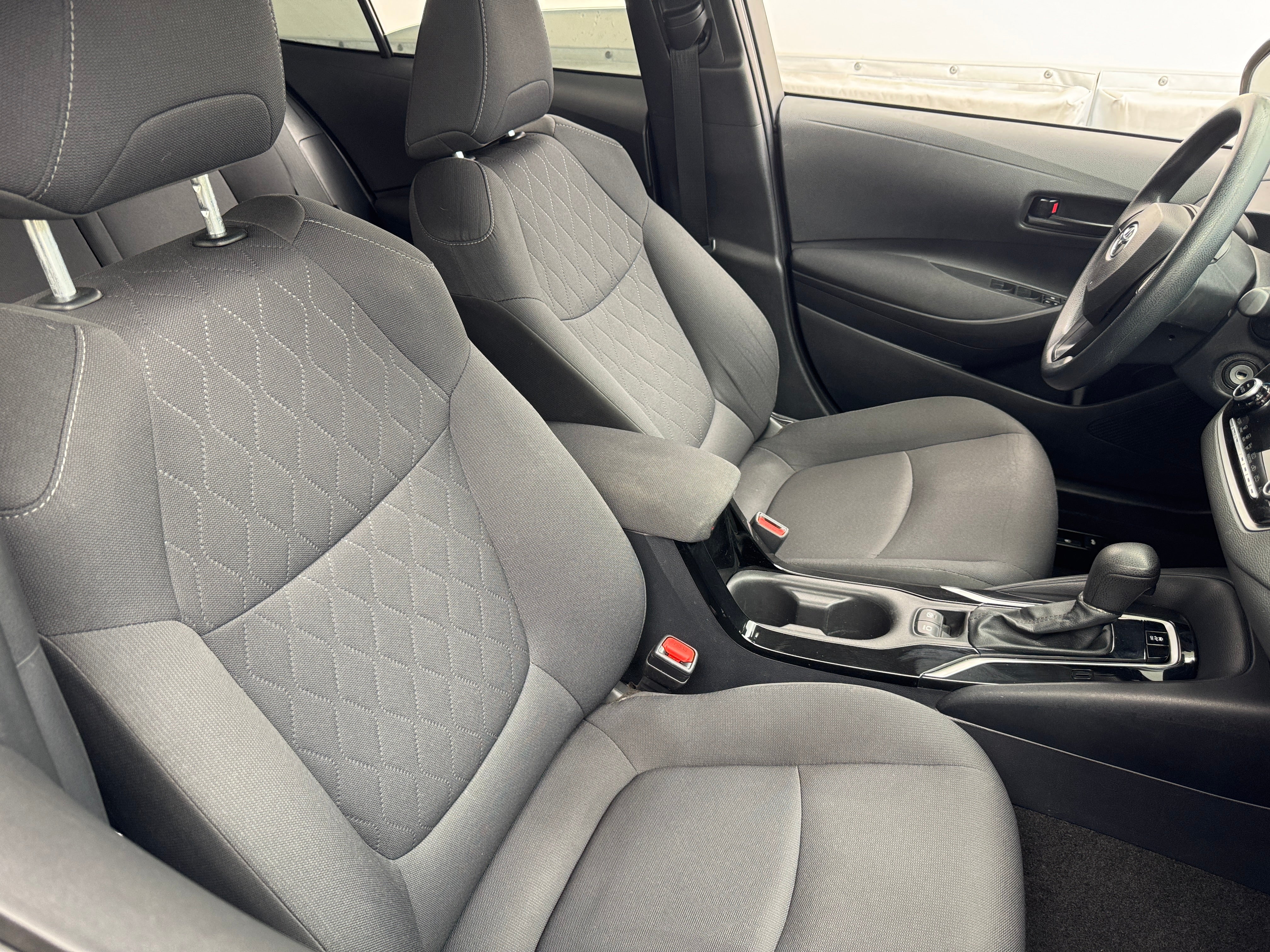 2022 Toyota Corolla LE 2