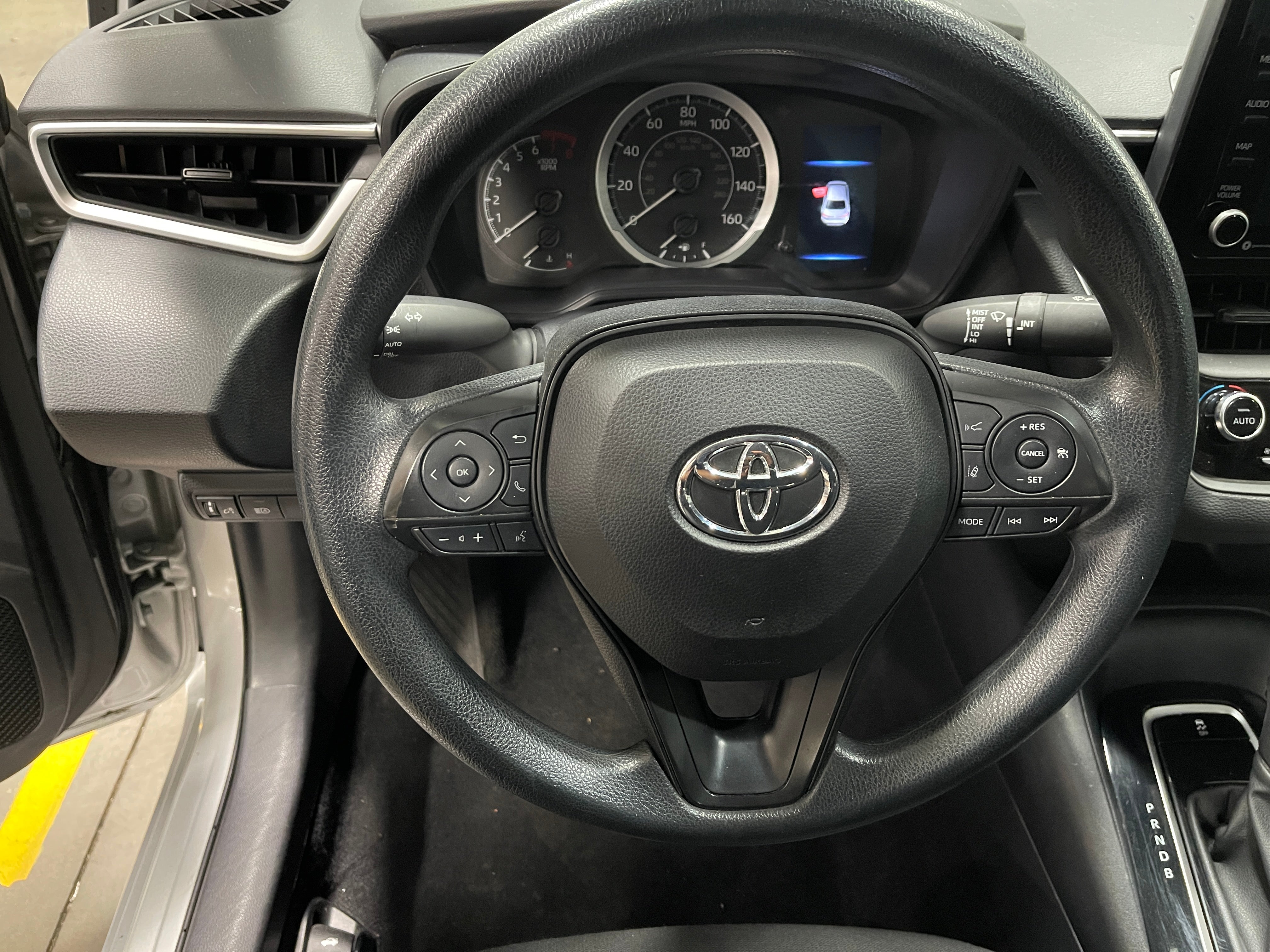 2022 Toyota Corolla LE 5