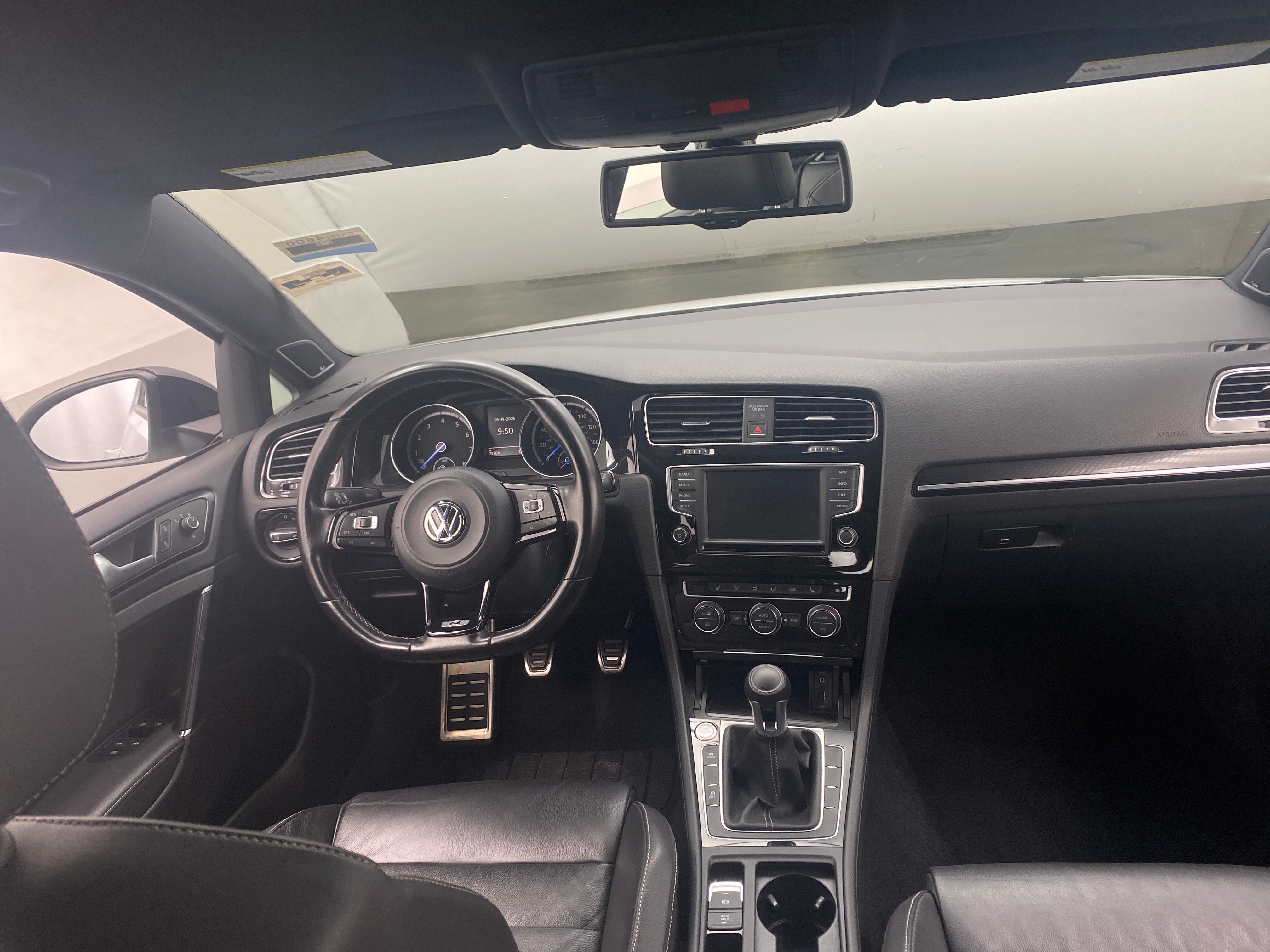 2016 Volkswagen Golf R 2