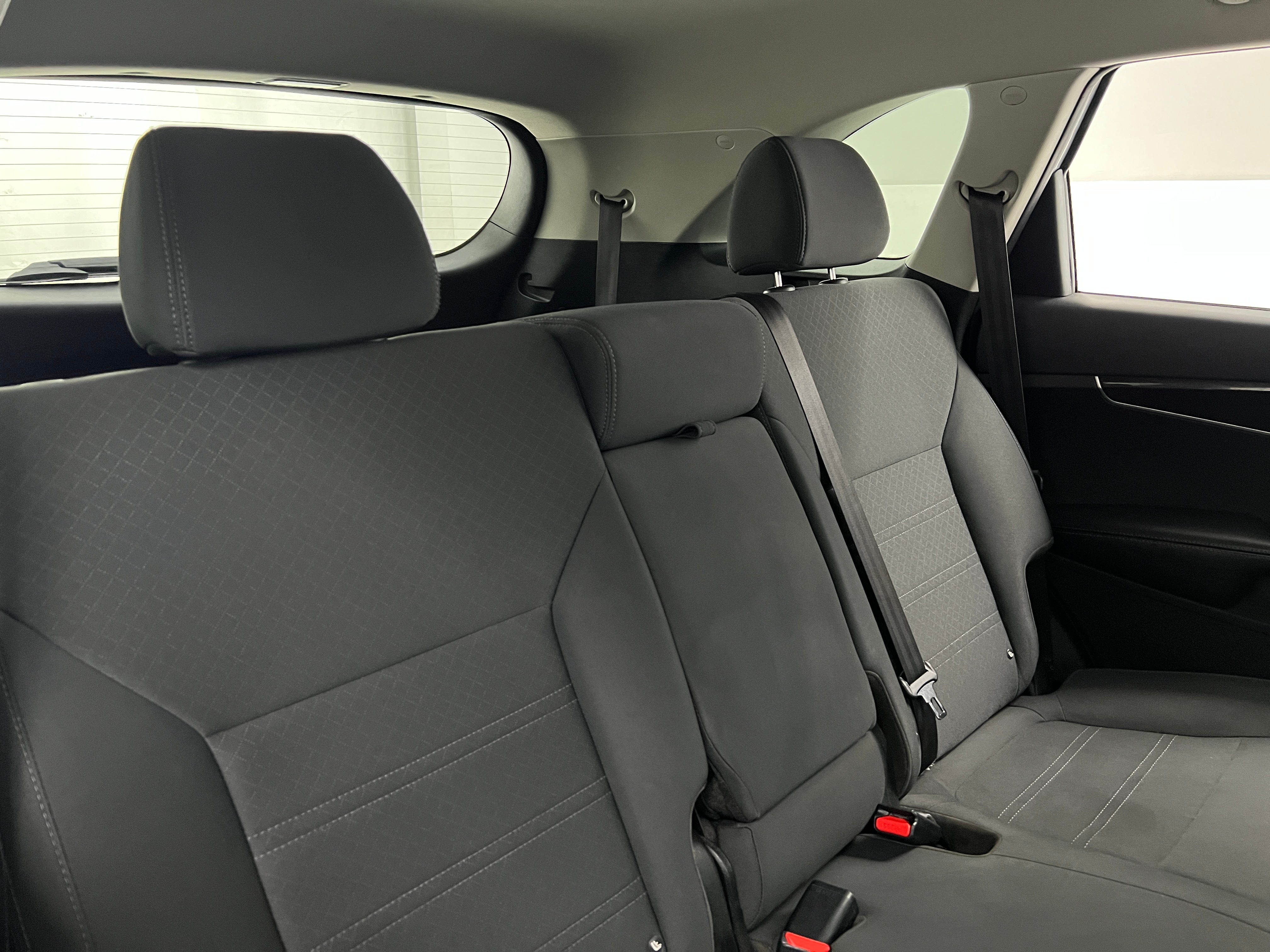 2020 Kia Sorento S 6