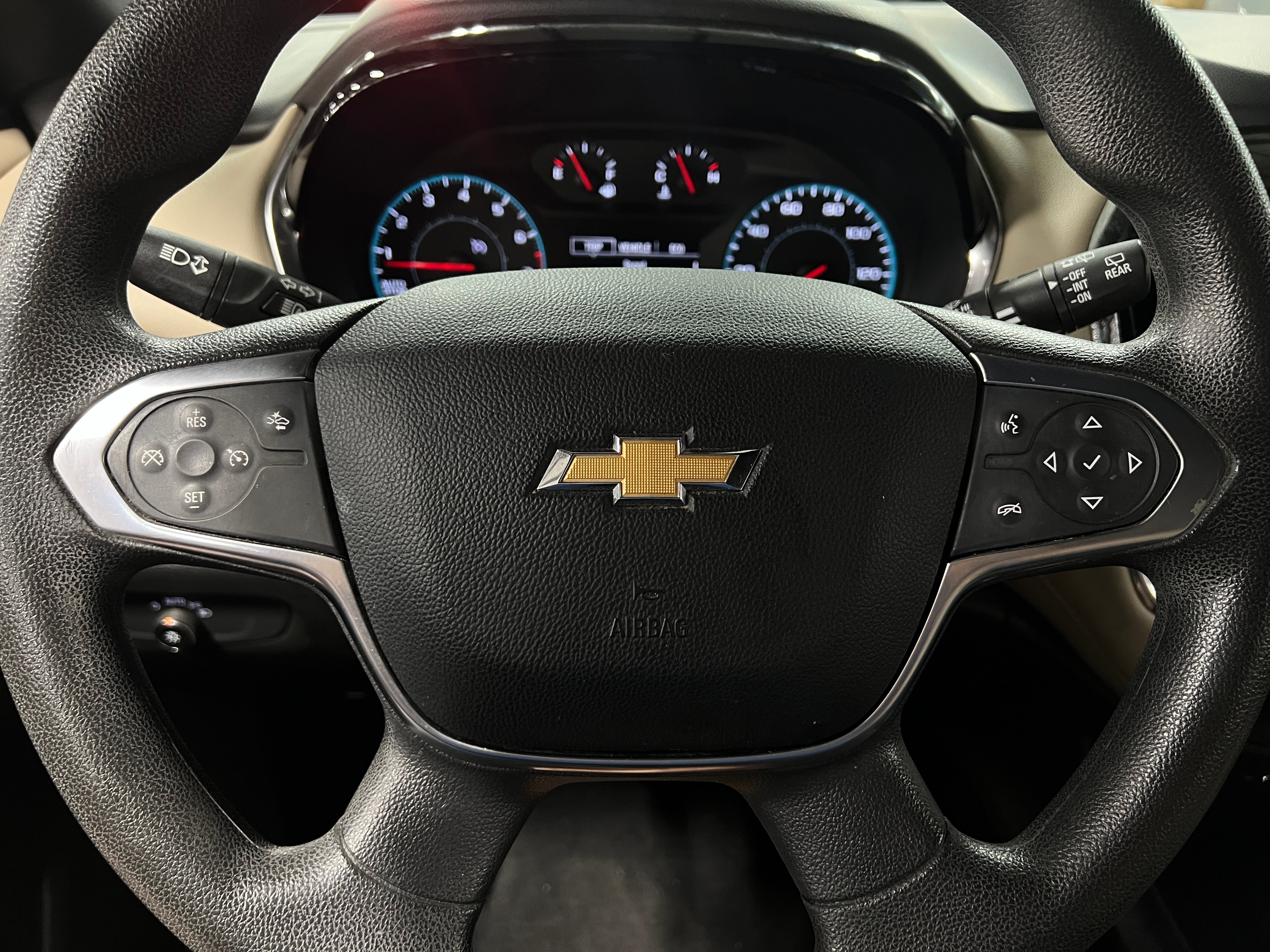 2023 Chevrolet Traverse LS 5