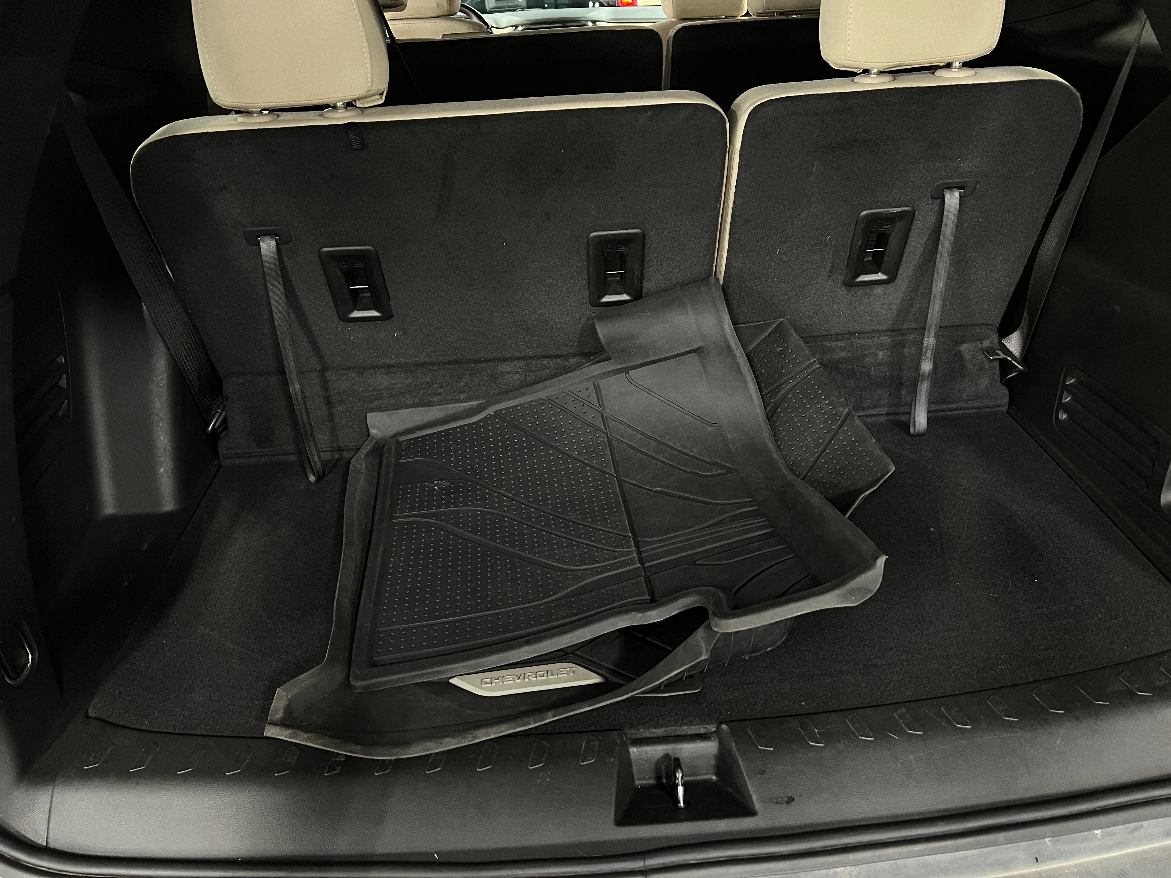 2023 Chevrolet Traverse LS 7