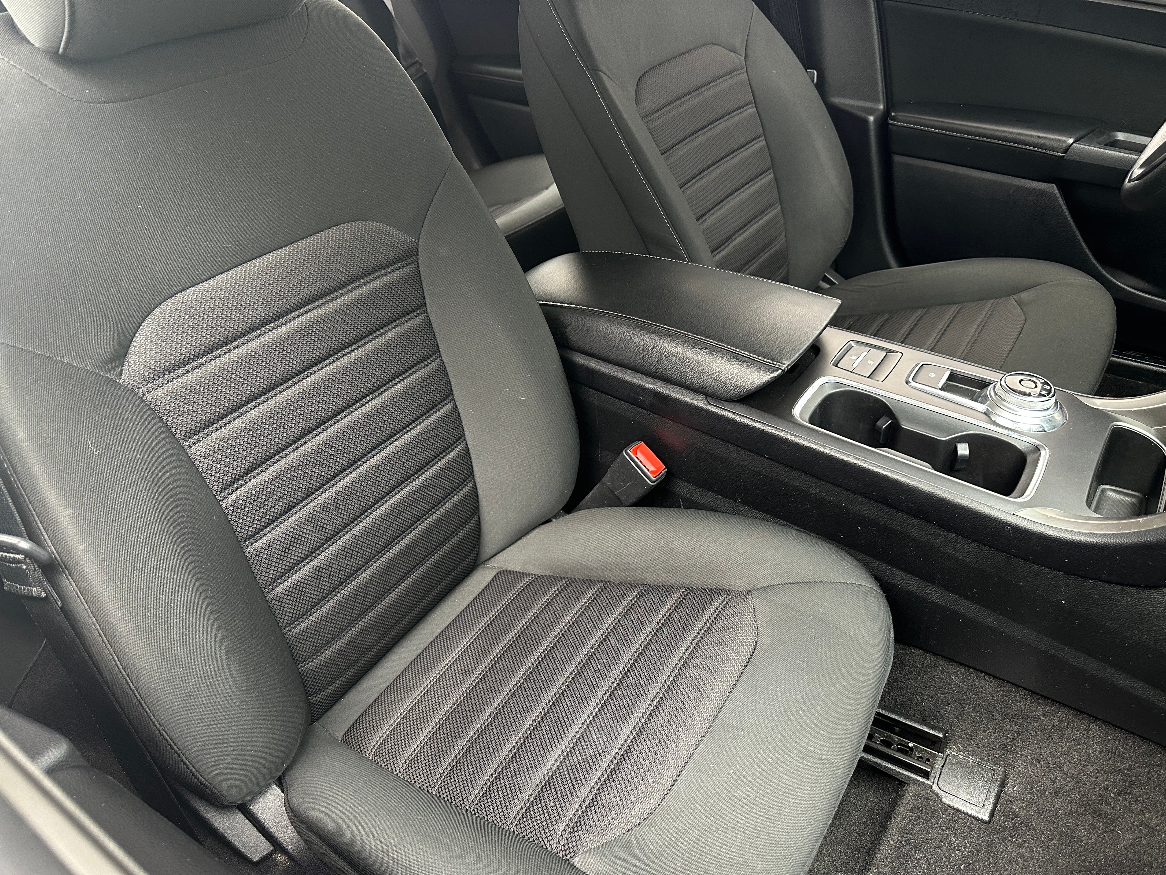 2020 Ford Fusion SE 2