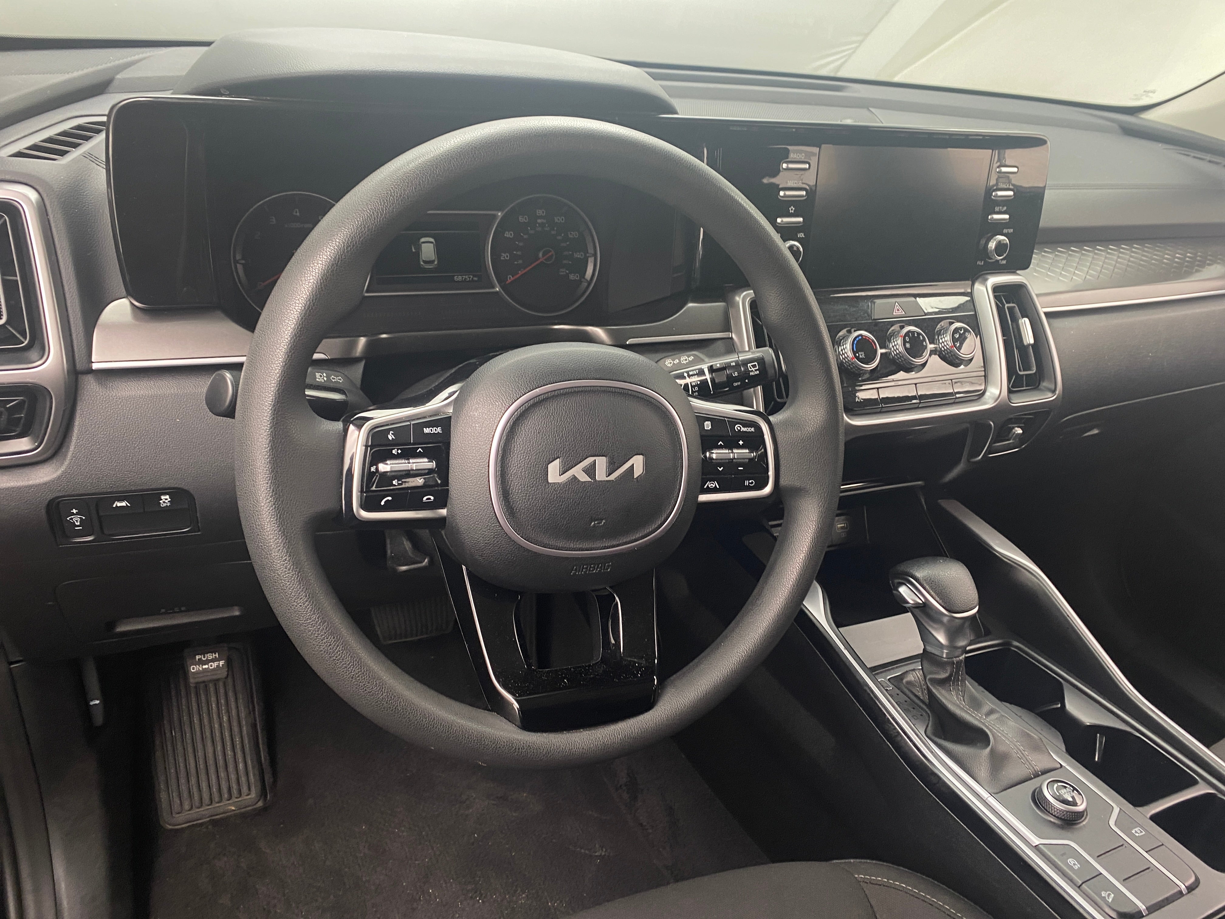 2023 Kia Sorento LX 5
