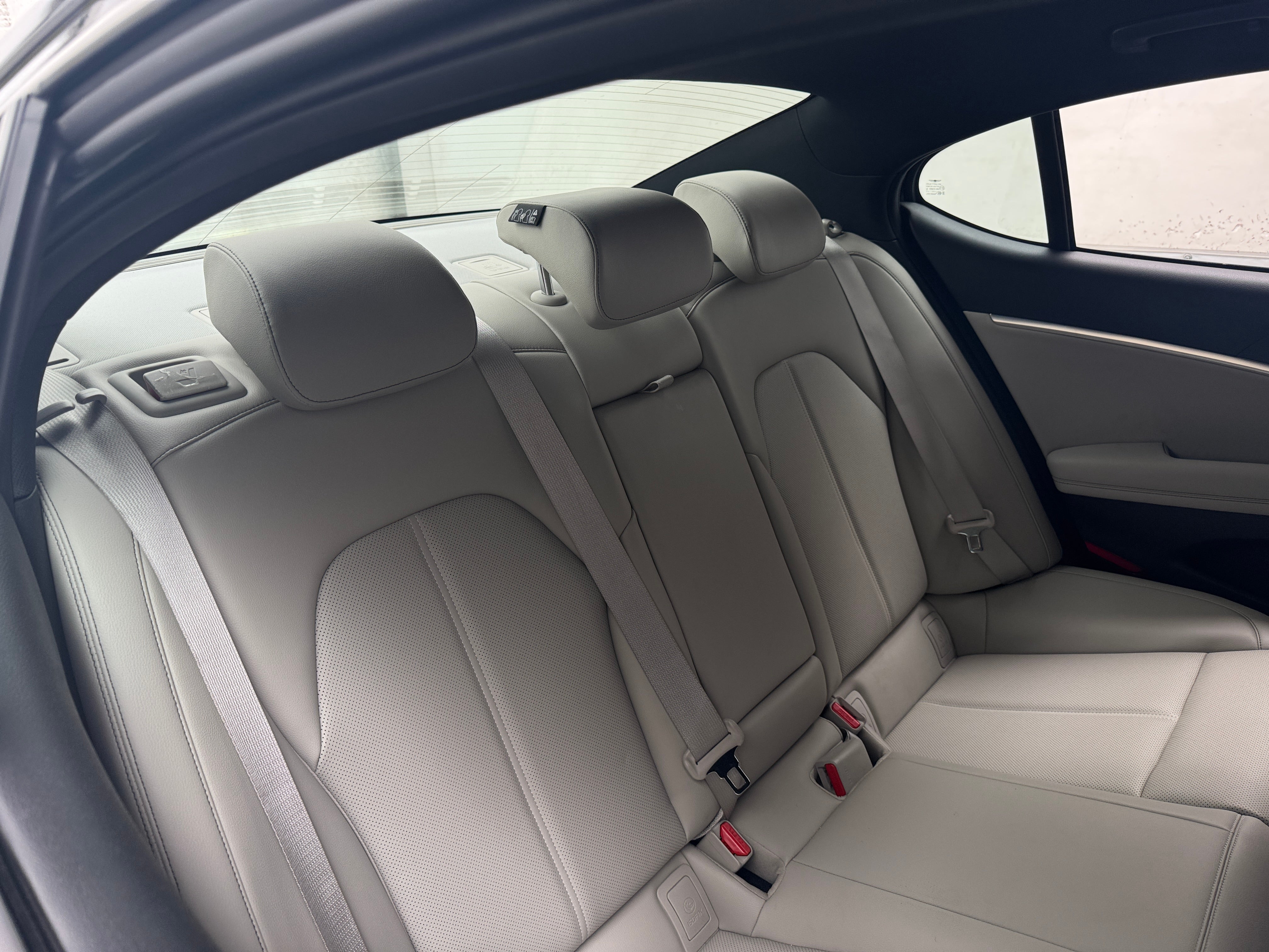 2023 Genesis G70 2.0T 5