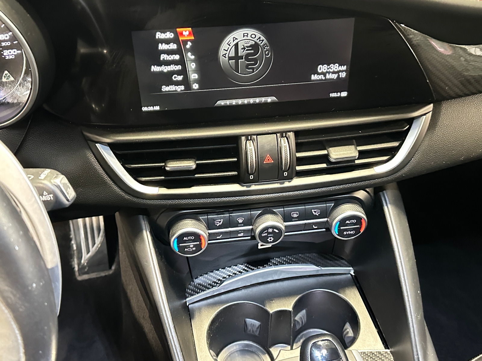 Thumbnail: 2017 Alfa Romeo Giulia - 3