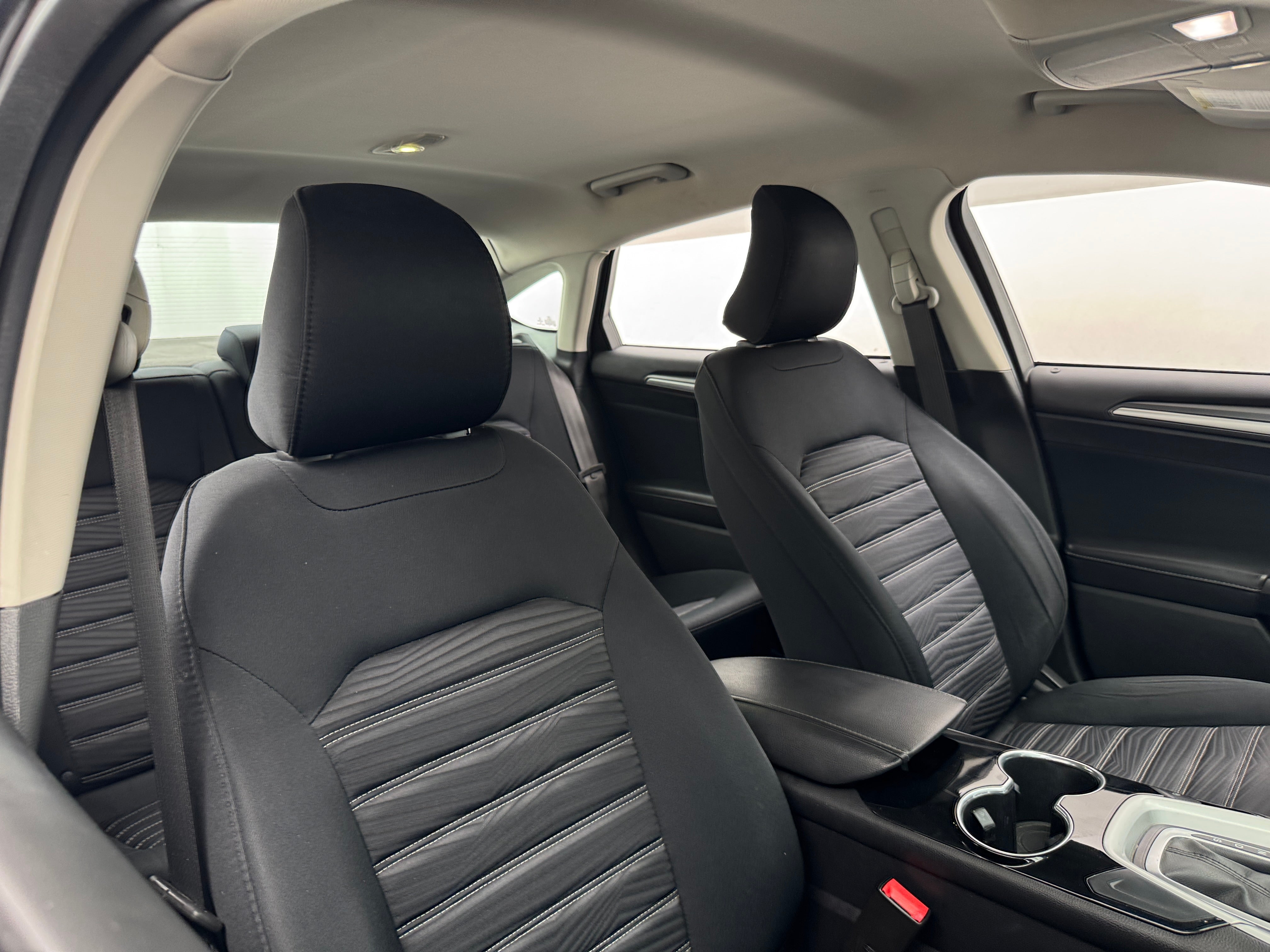 2016 Ford Fusion SE 2