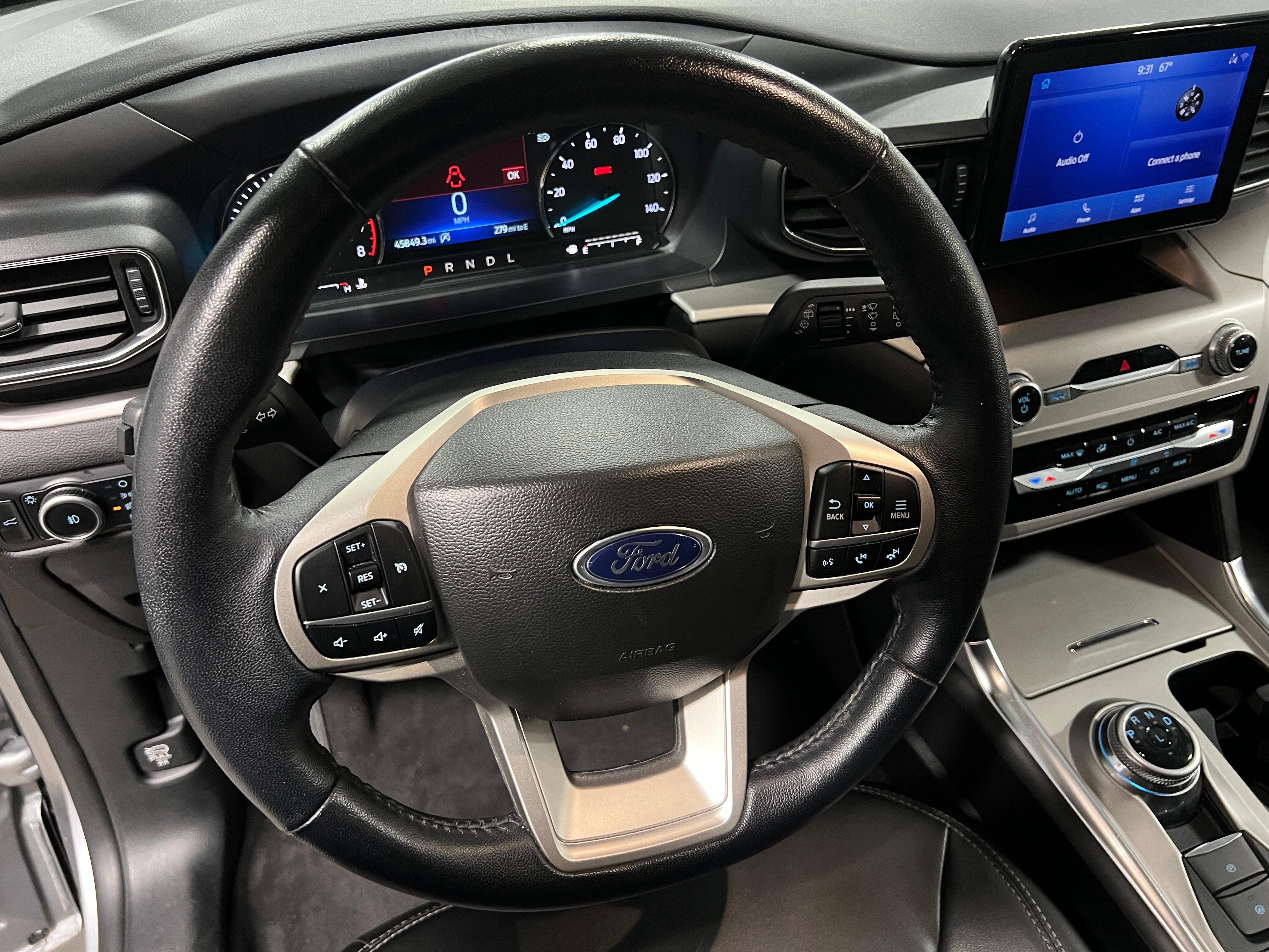 2023 Ford Explorer XLT 4