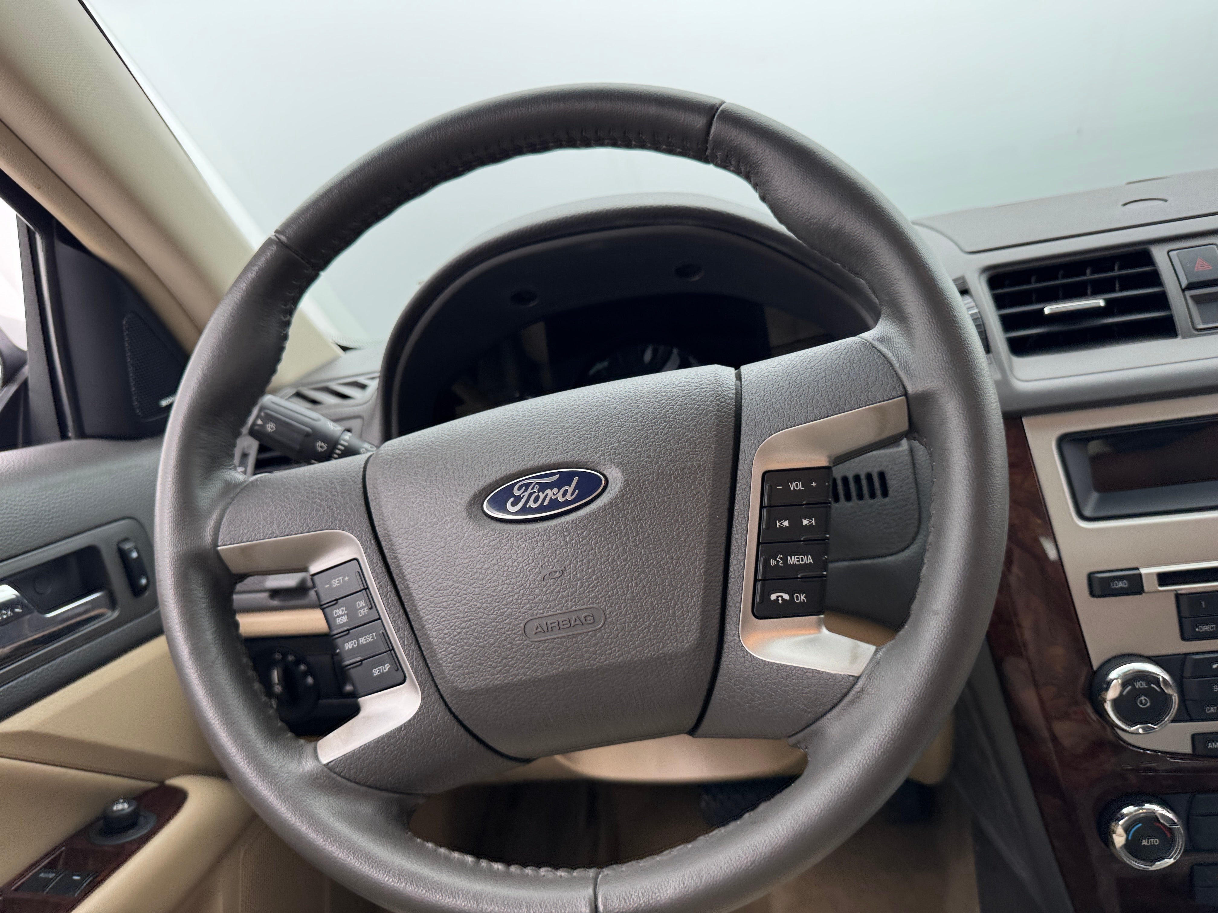 2010 Ford Fusion SEL 4