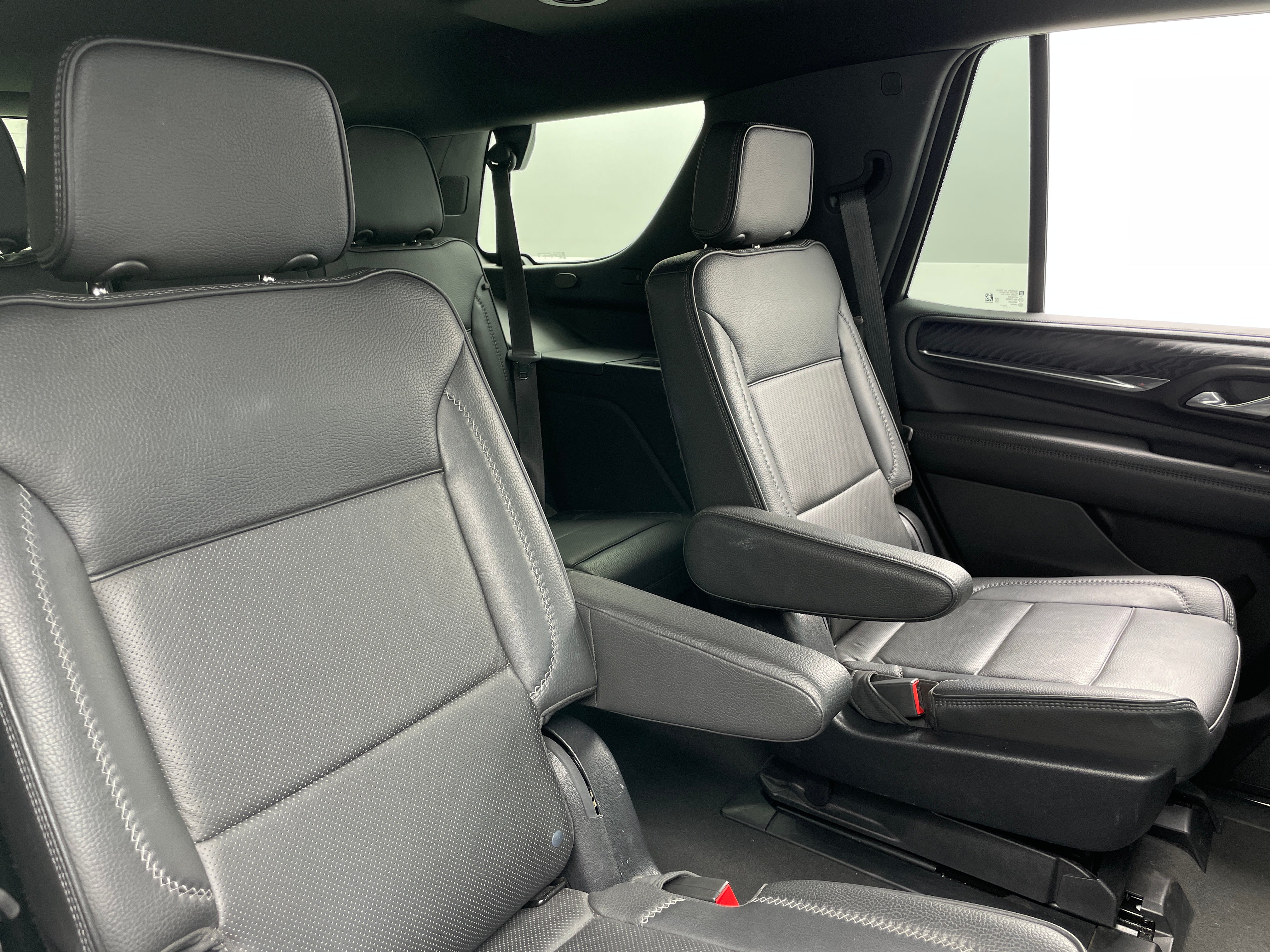 2023 GMC Yukon Denali 5