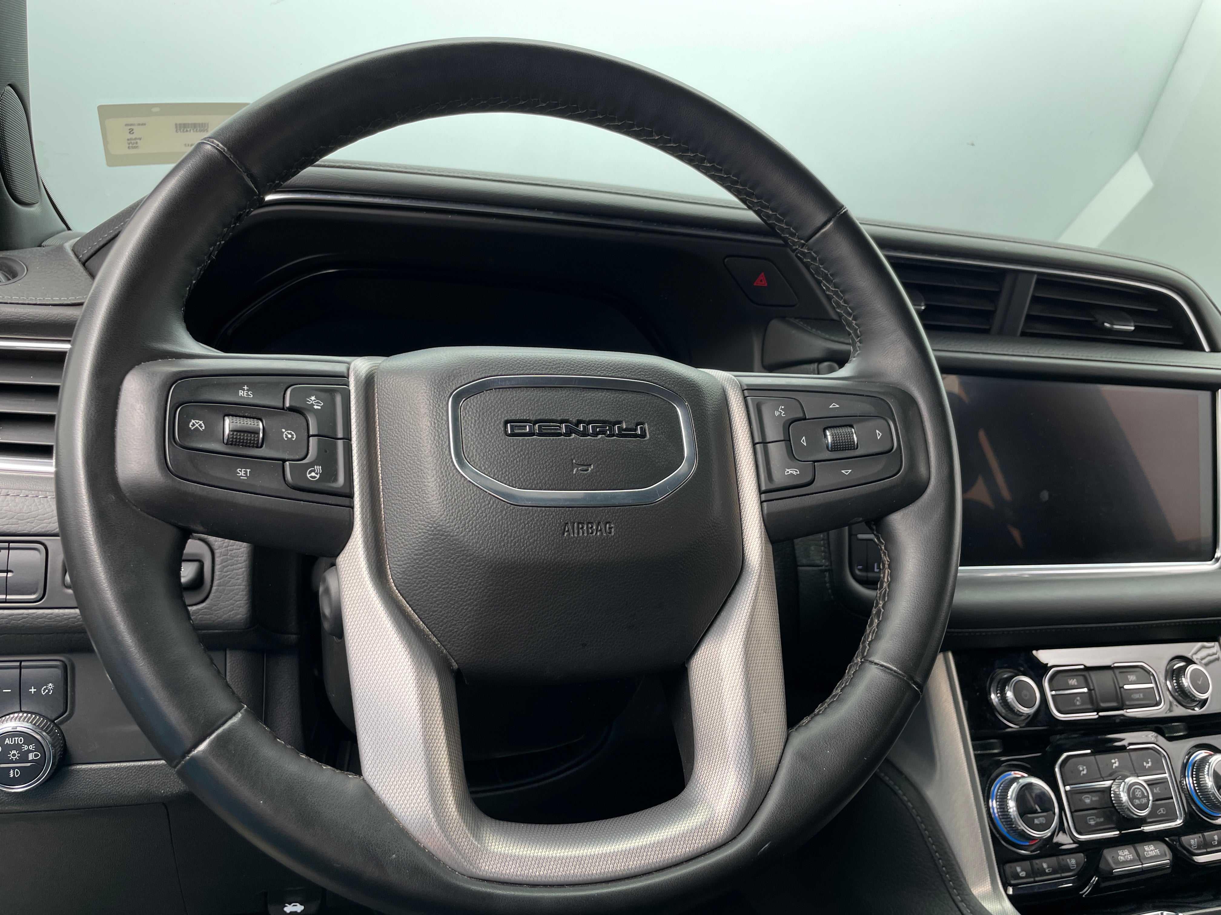 2023 GMC Yukon Denali 4