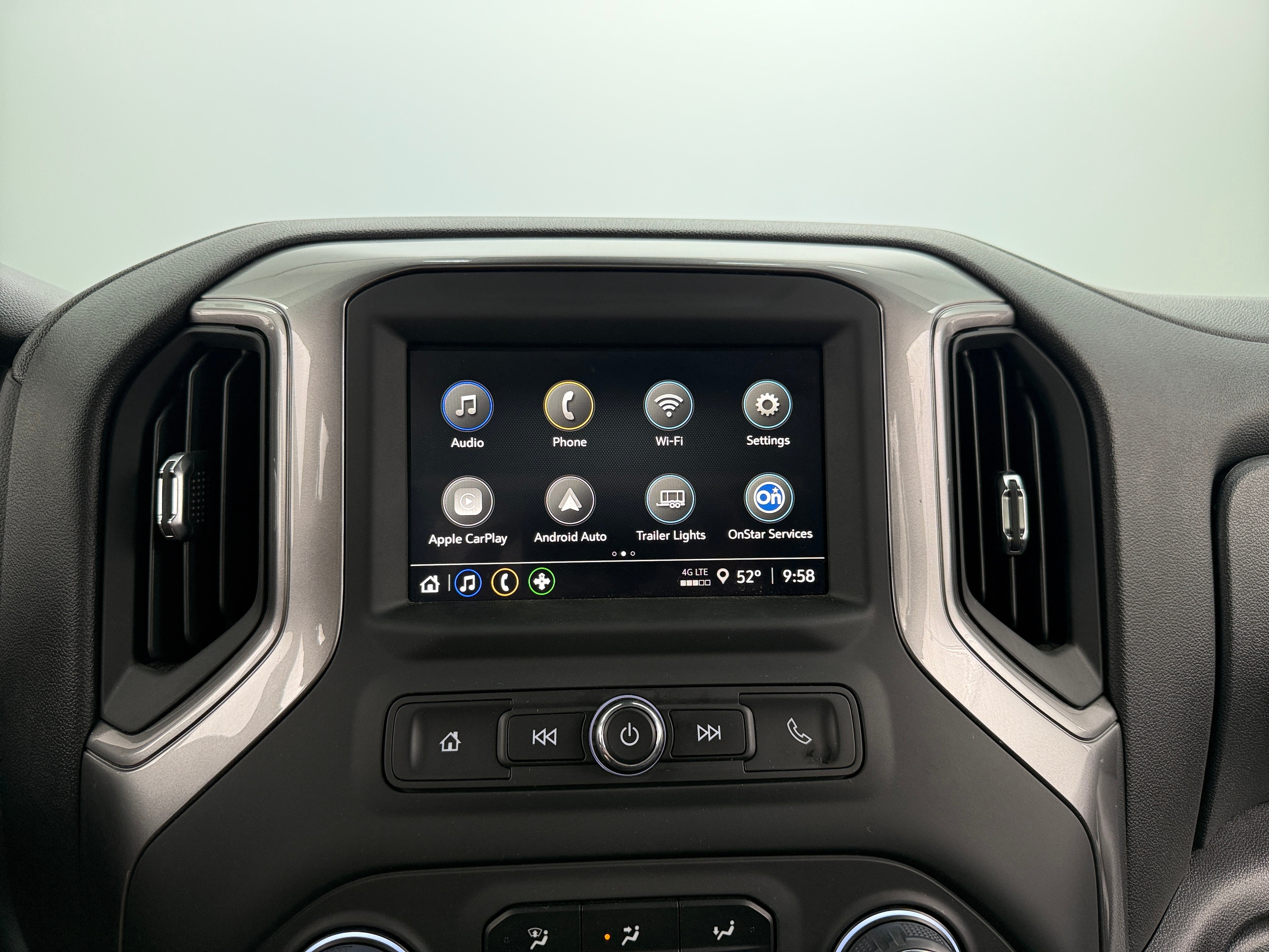 2024 Chevrolet Silverado 1500 Custom 4