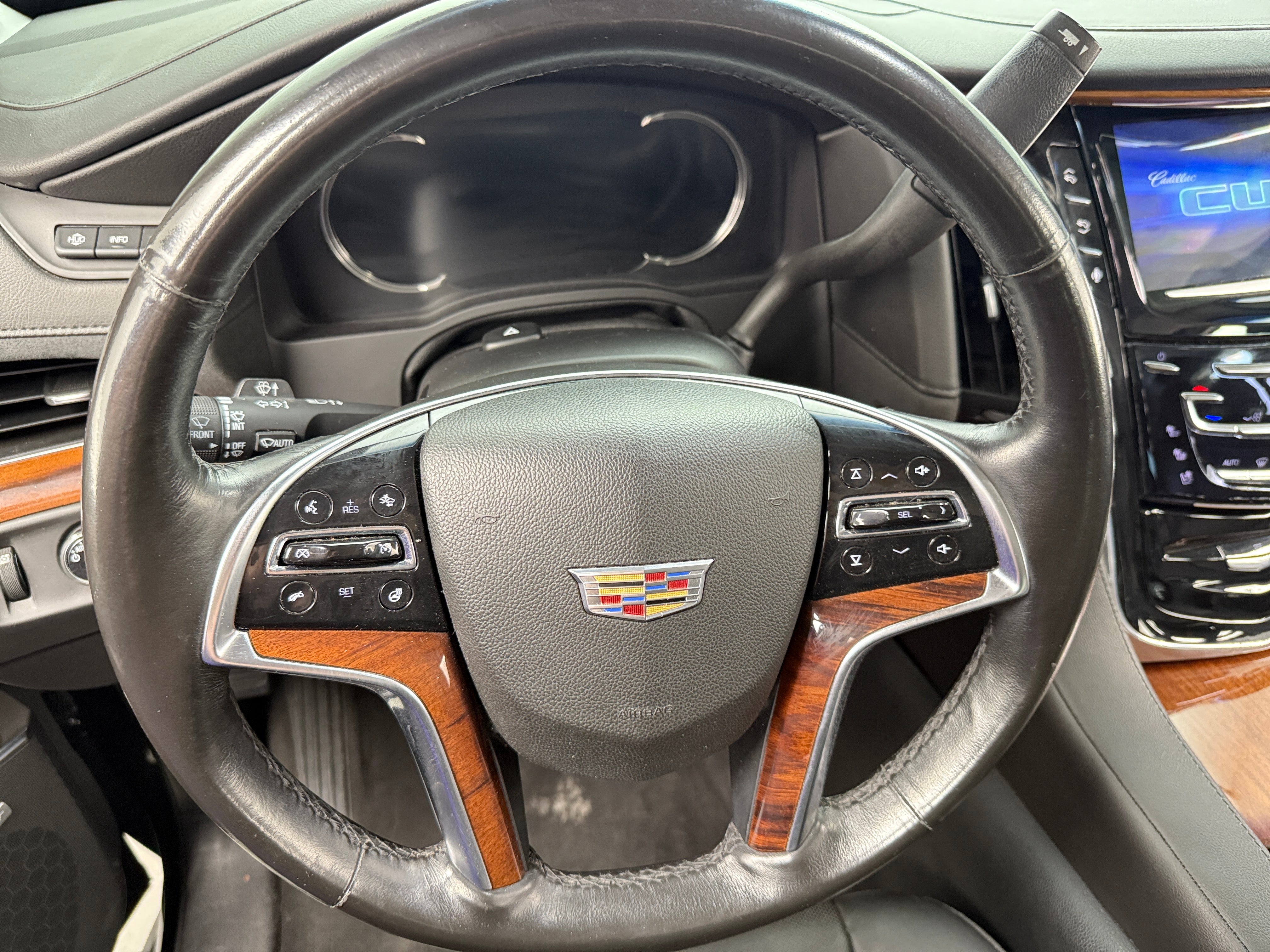 2016 Cadillac Escalade Luxury 4