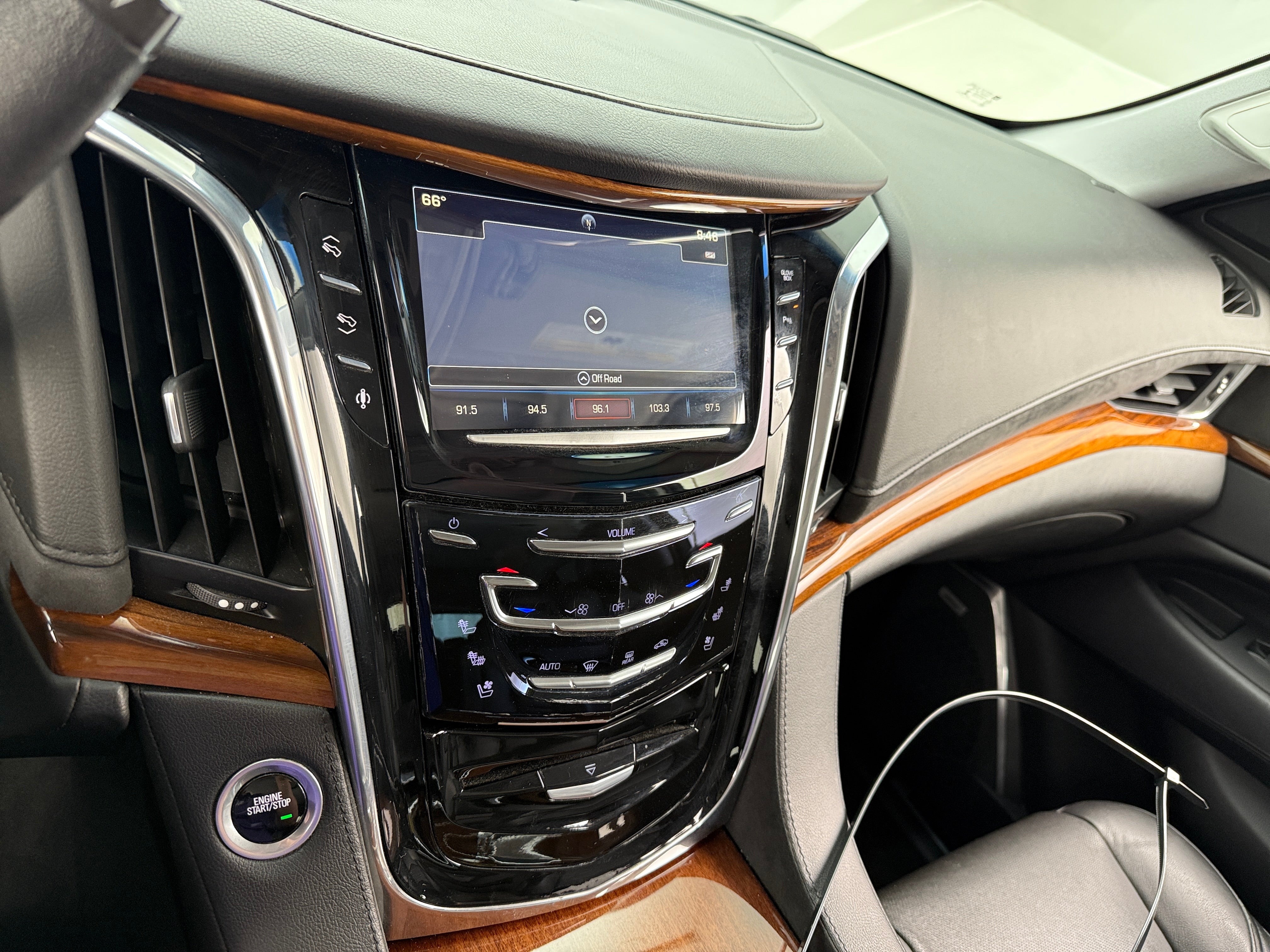 2016 Cadillac Escalade Luxury 3