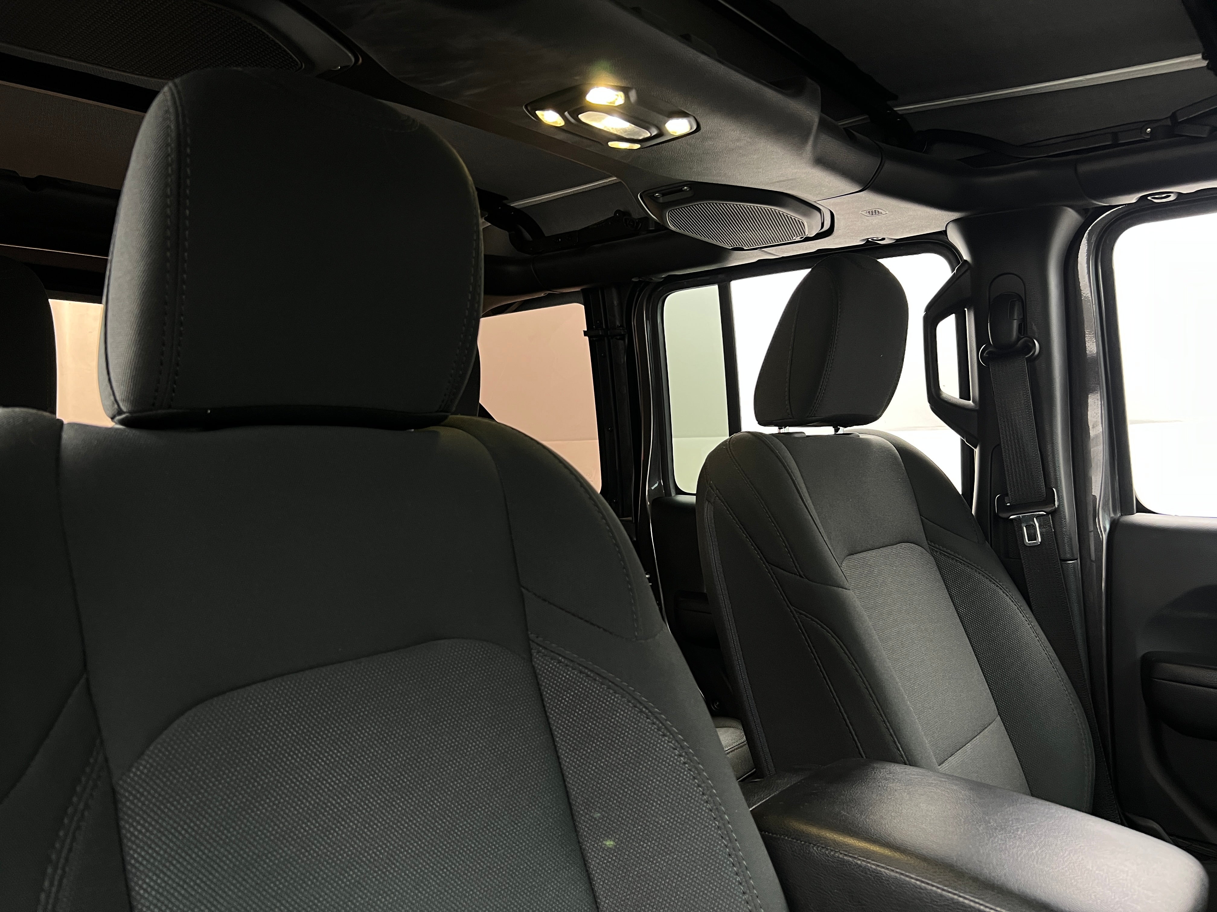 2019 Jeep Wrangler Unlimited Sport S 2