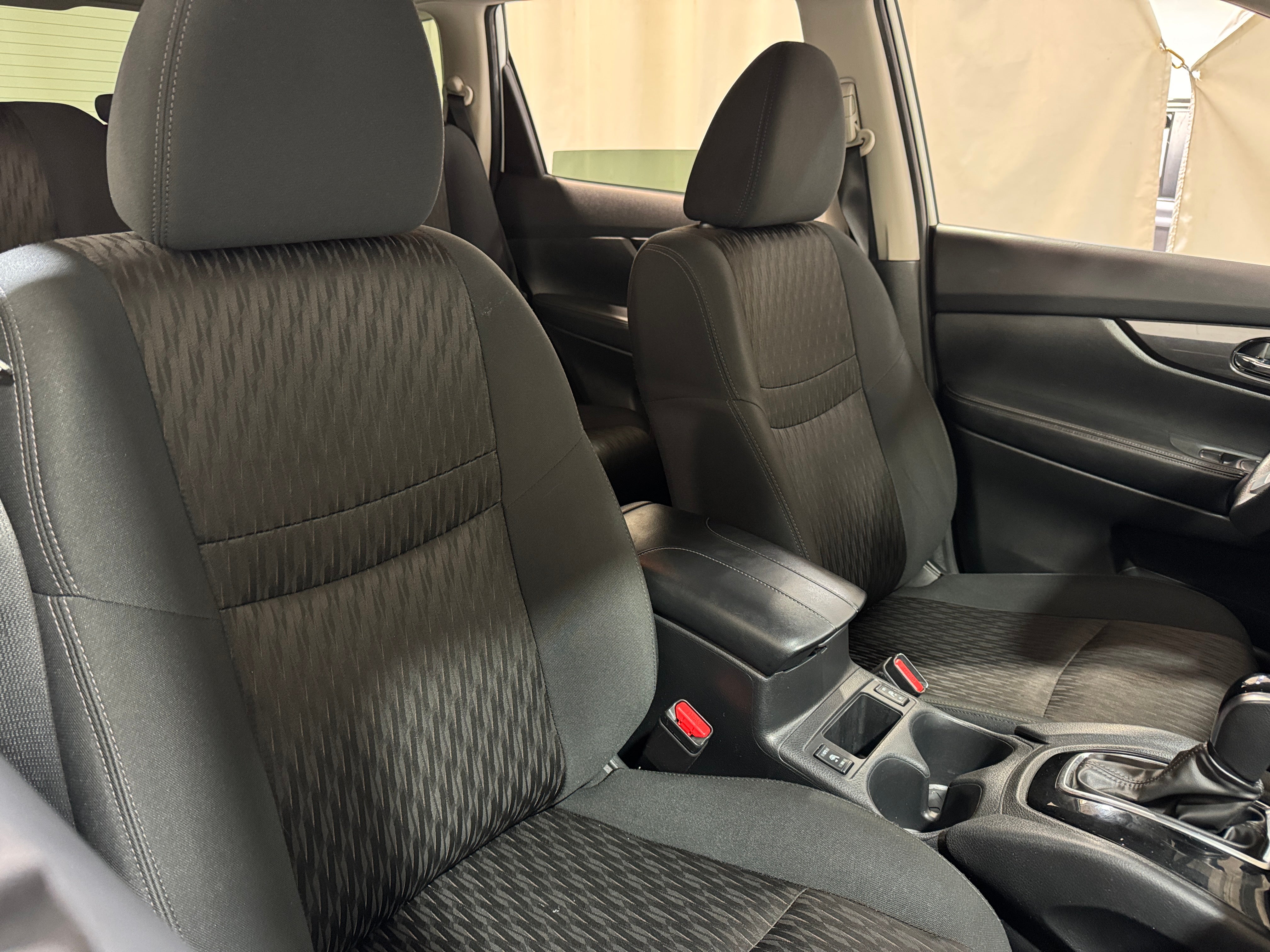 2020 Nissan Rogue SV 2