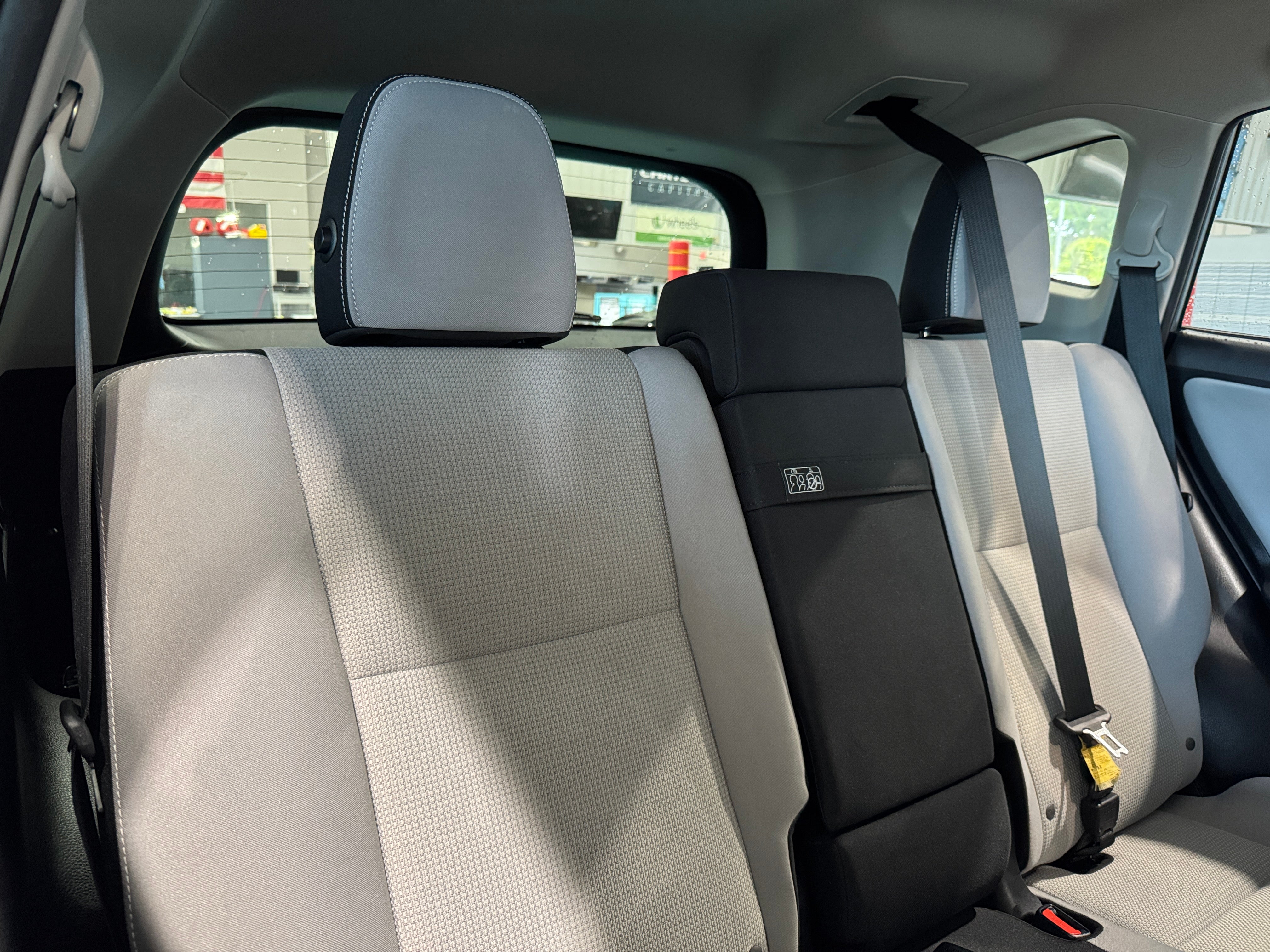 2017 Toyota RAV4 XLE 6