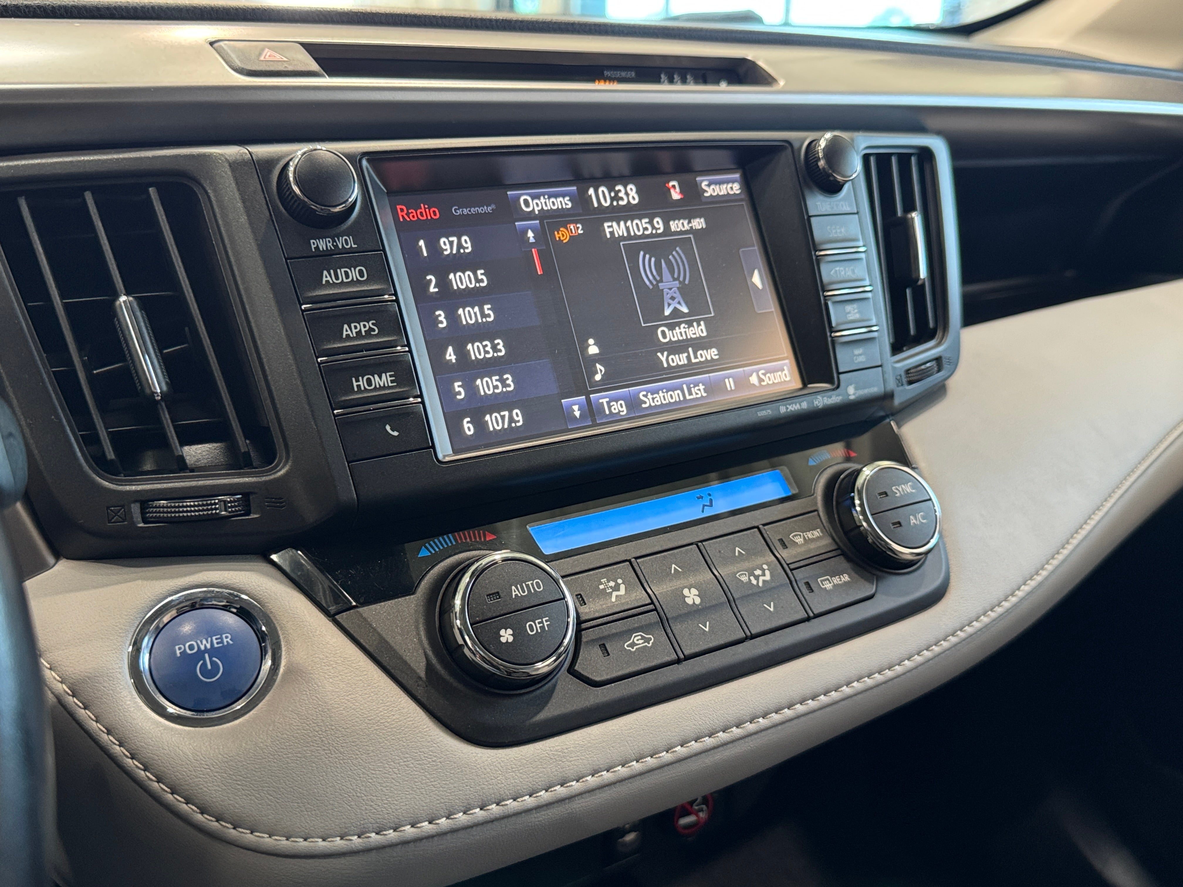 2017 Toyota RAV4 XLE 4