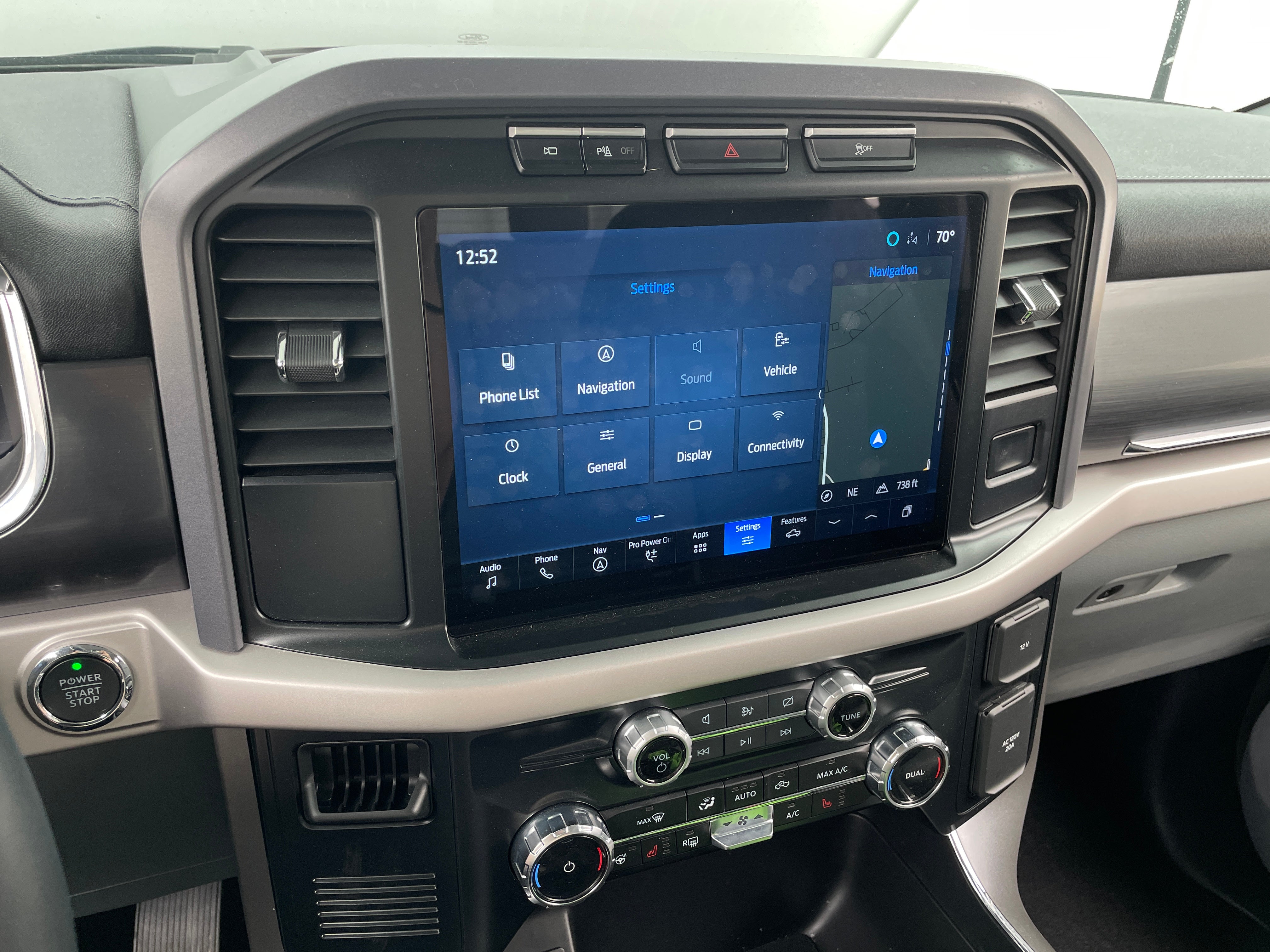 2023 Ford F-150 Lightning XLT 4