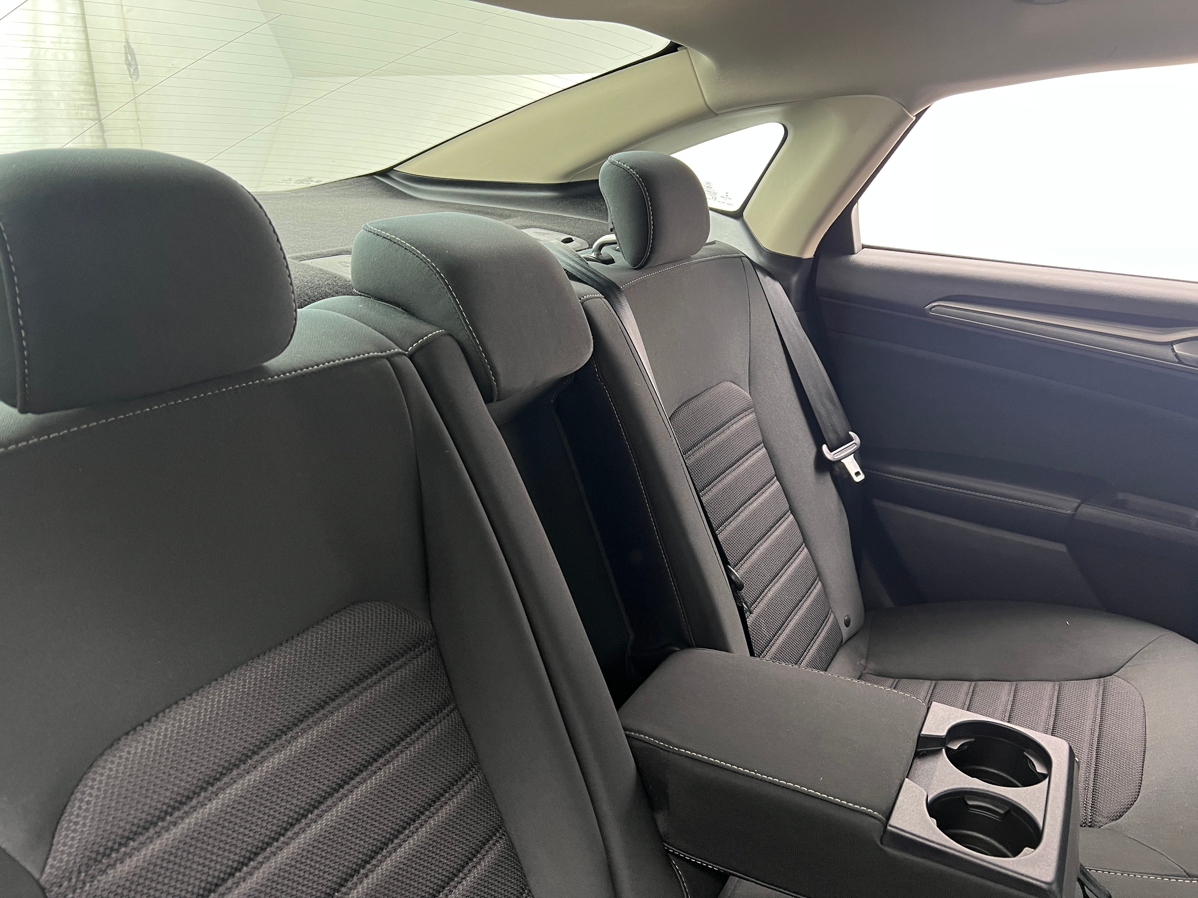 2020 Ford Fusion SE 6