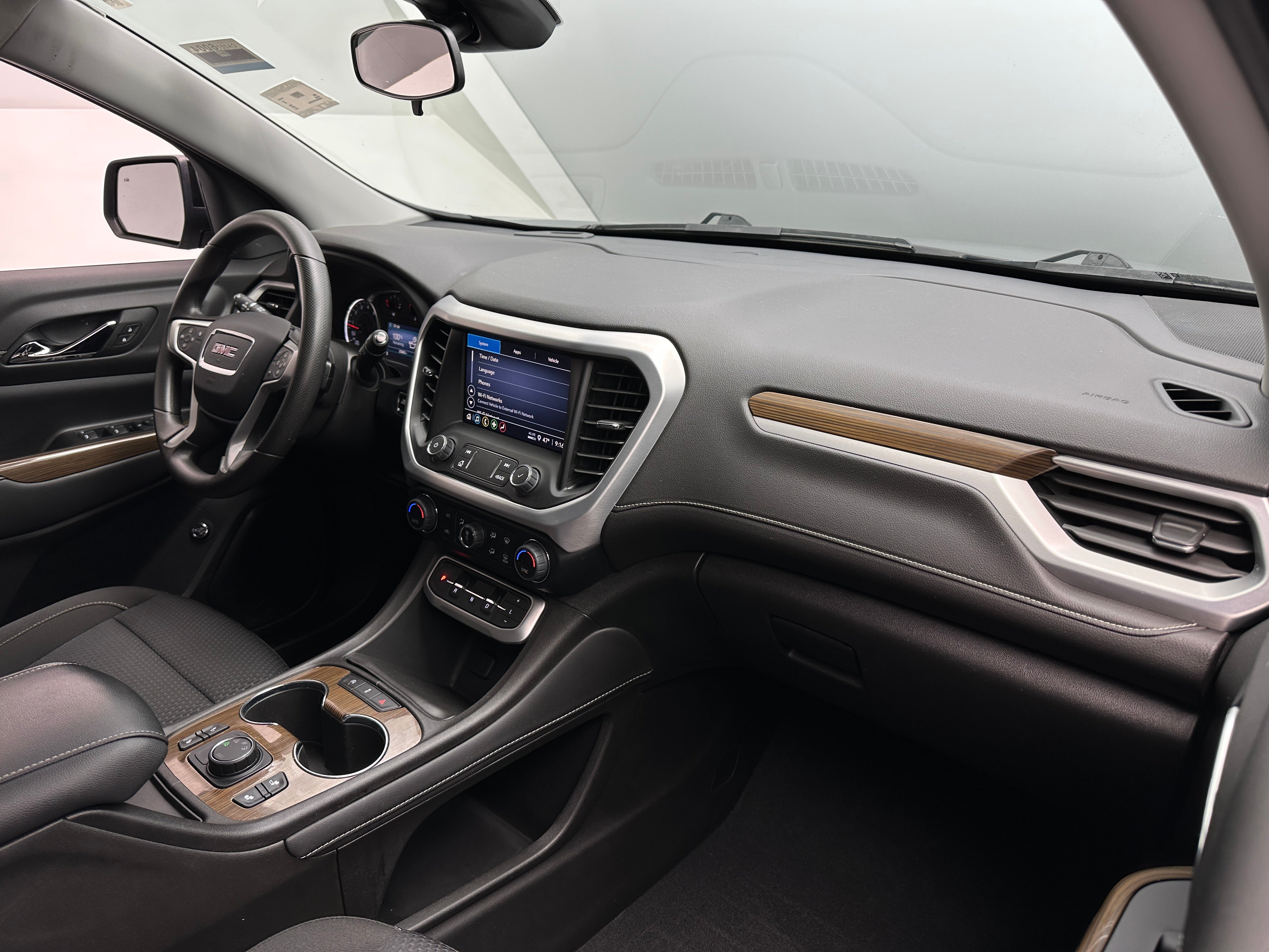 2023 GMC Acadia SLE 3