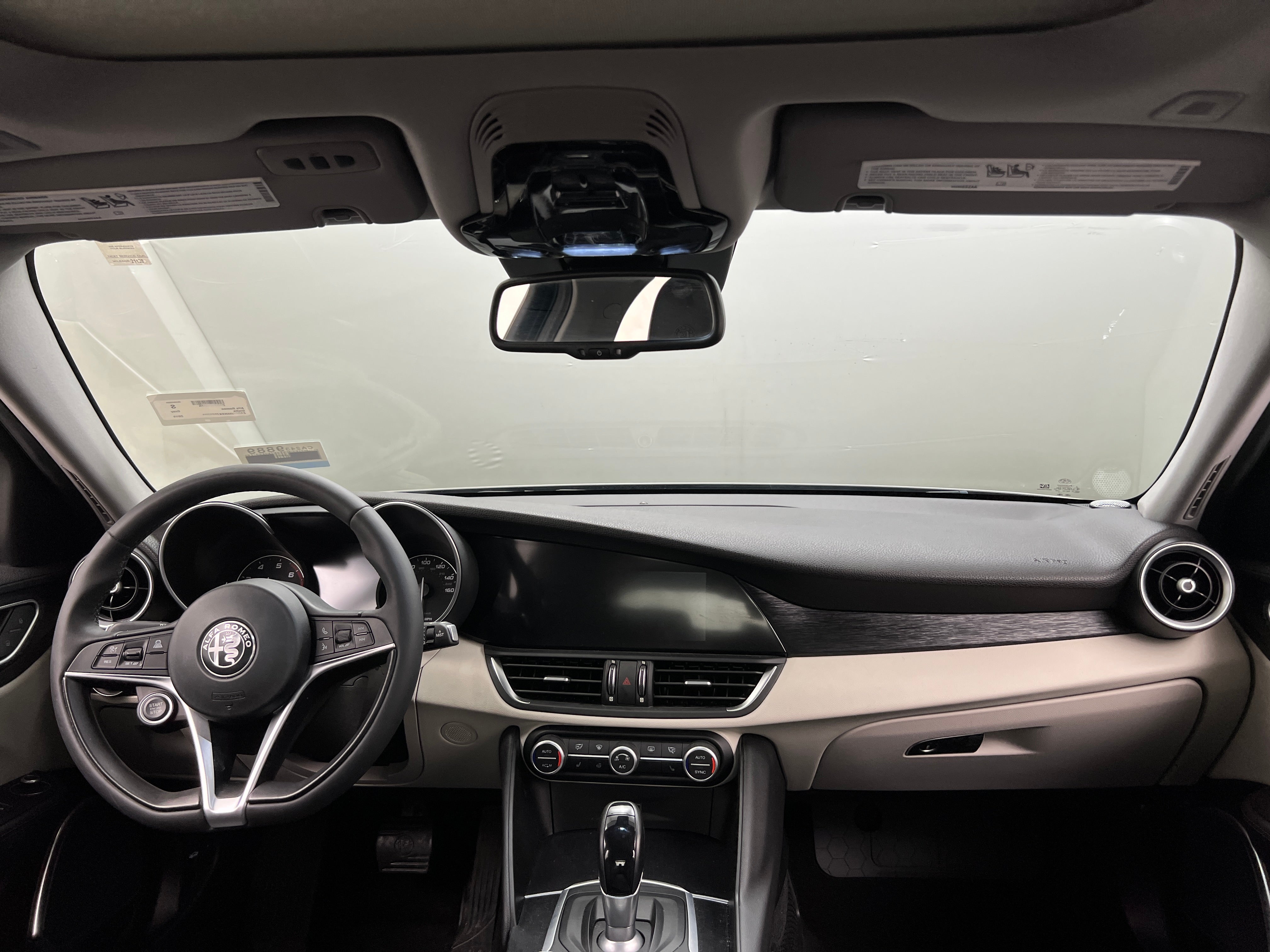 2019 Alfa Romeo Giulia Base 2