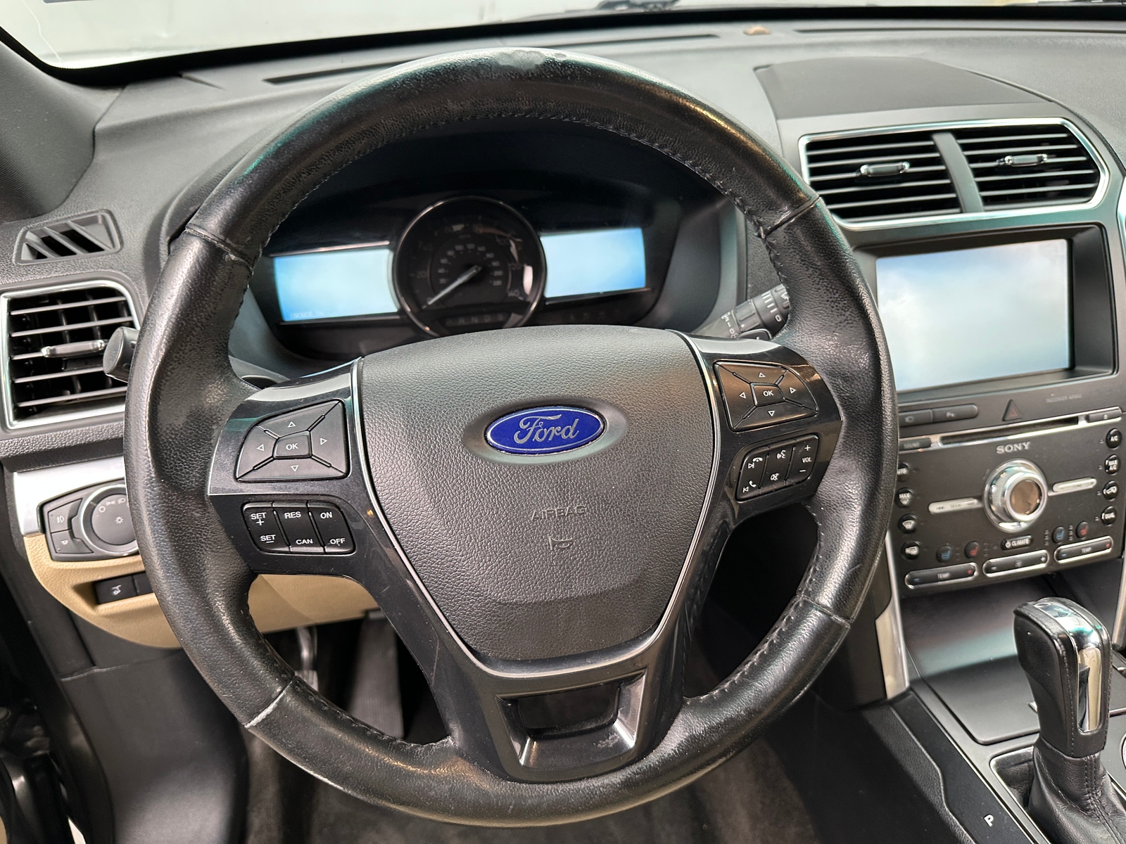 Thumbnail: 2016 Ford Explorer - 4