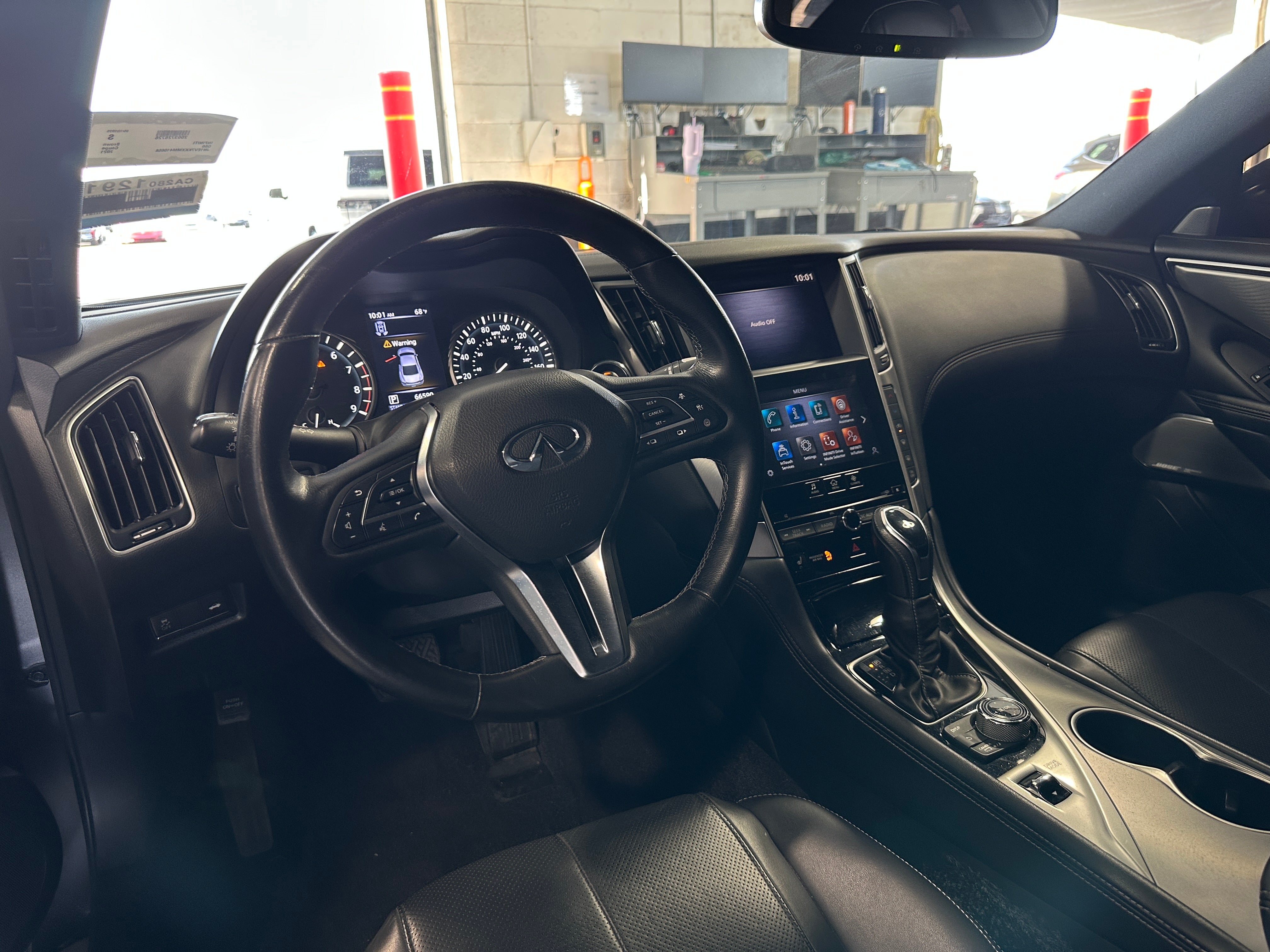 2021 INFINITI Q60 Luxe 2