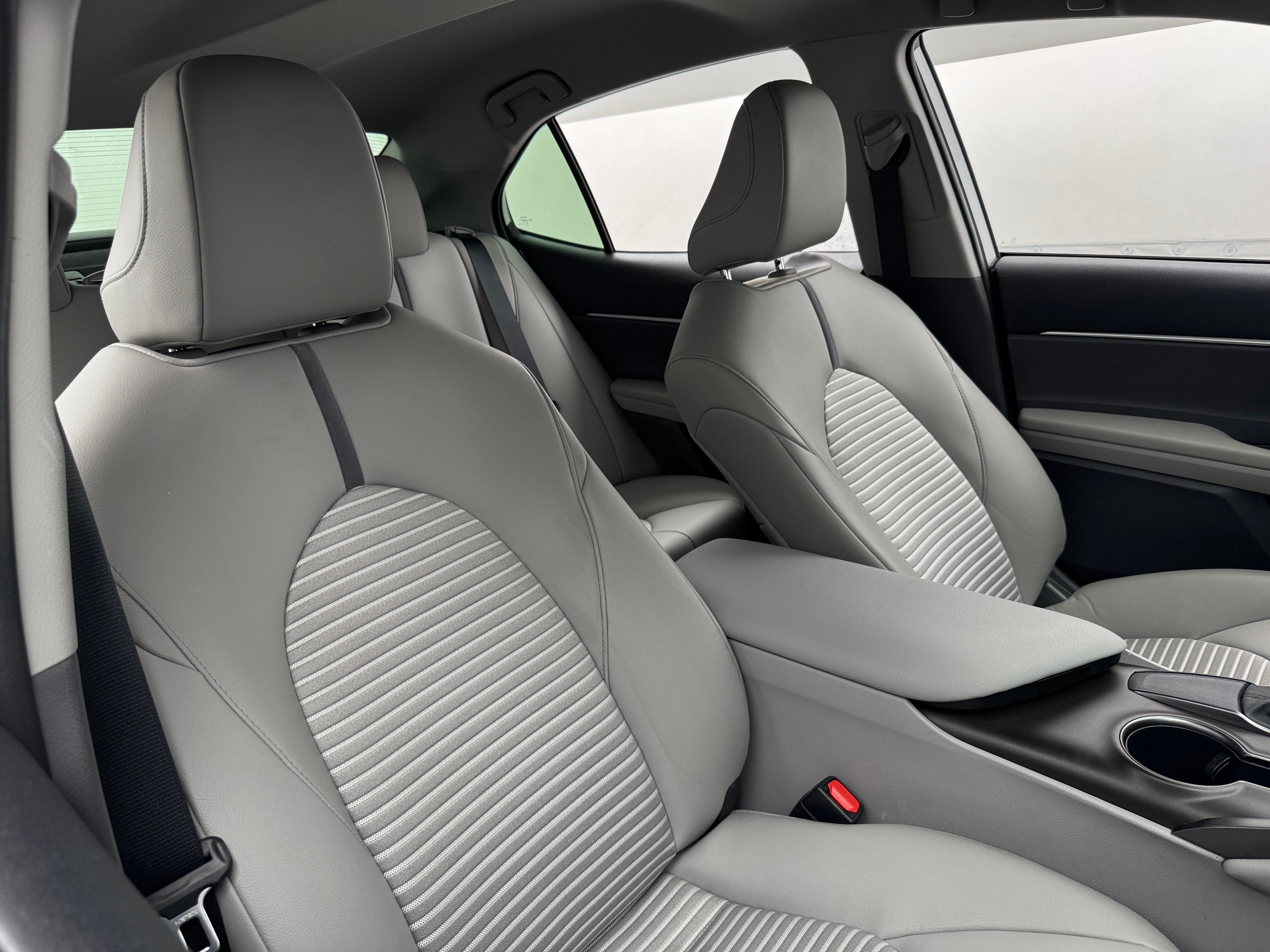 2021 Toyota Camry SE 2