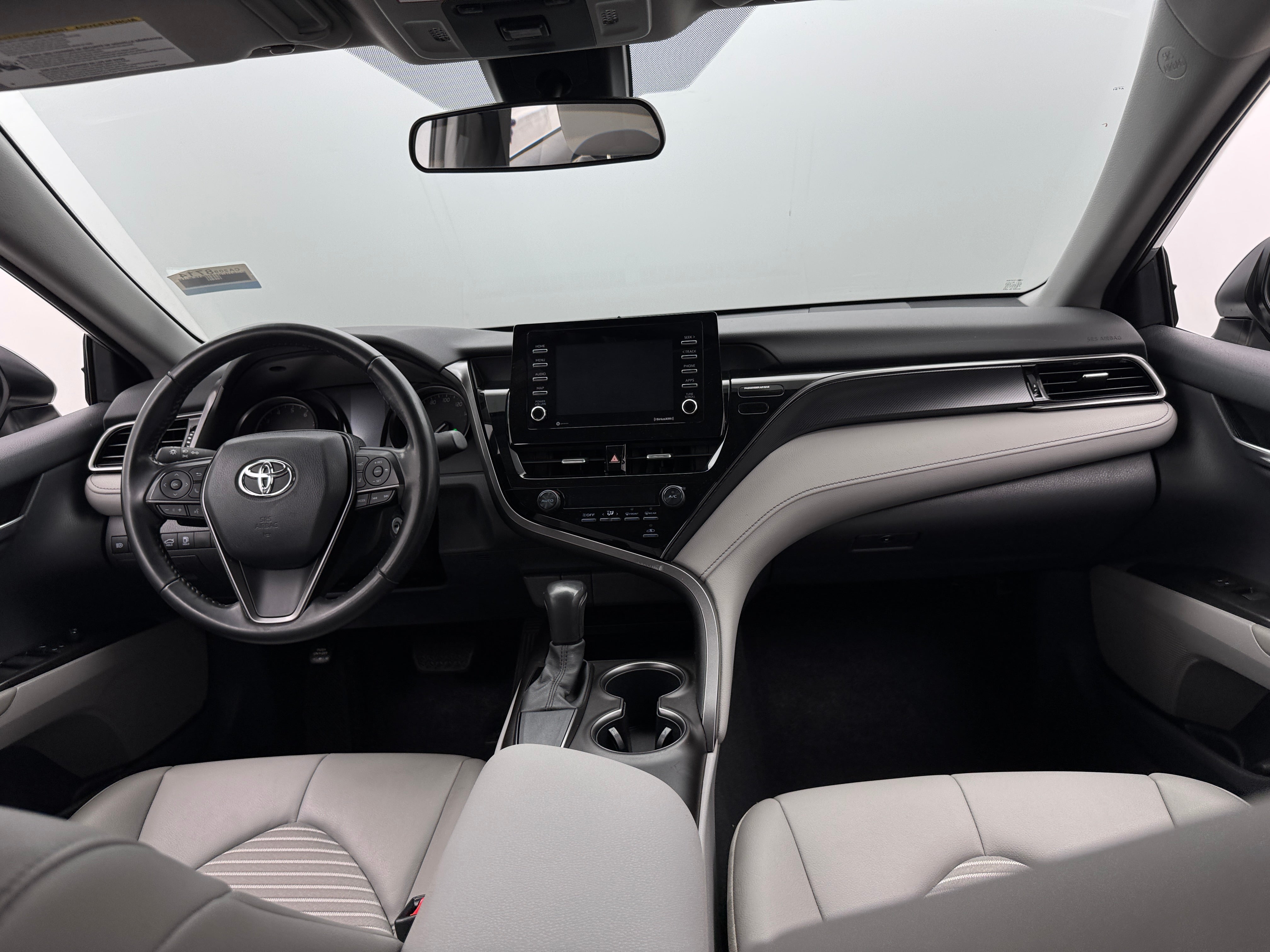 2021 Toyota Camry SE 3