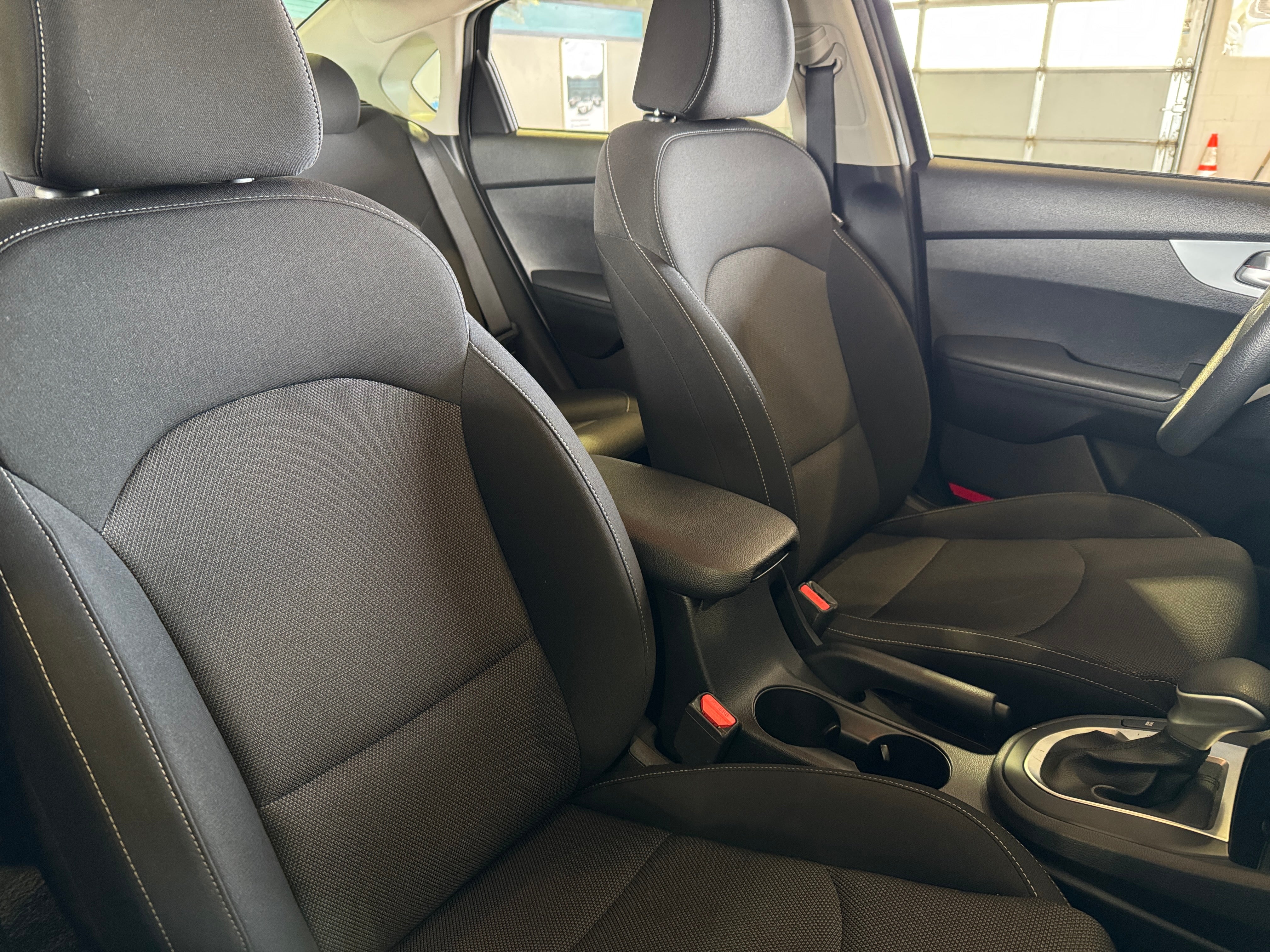 2023 Kia Forte LXS 2