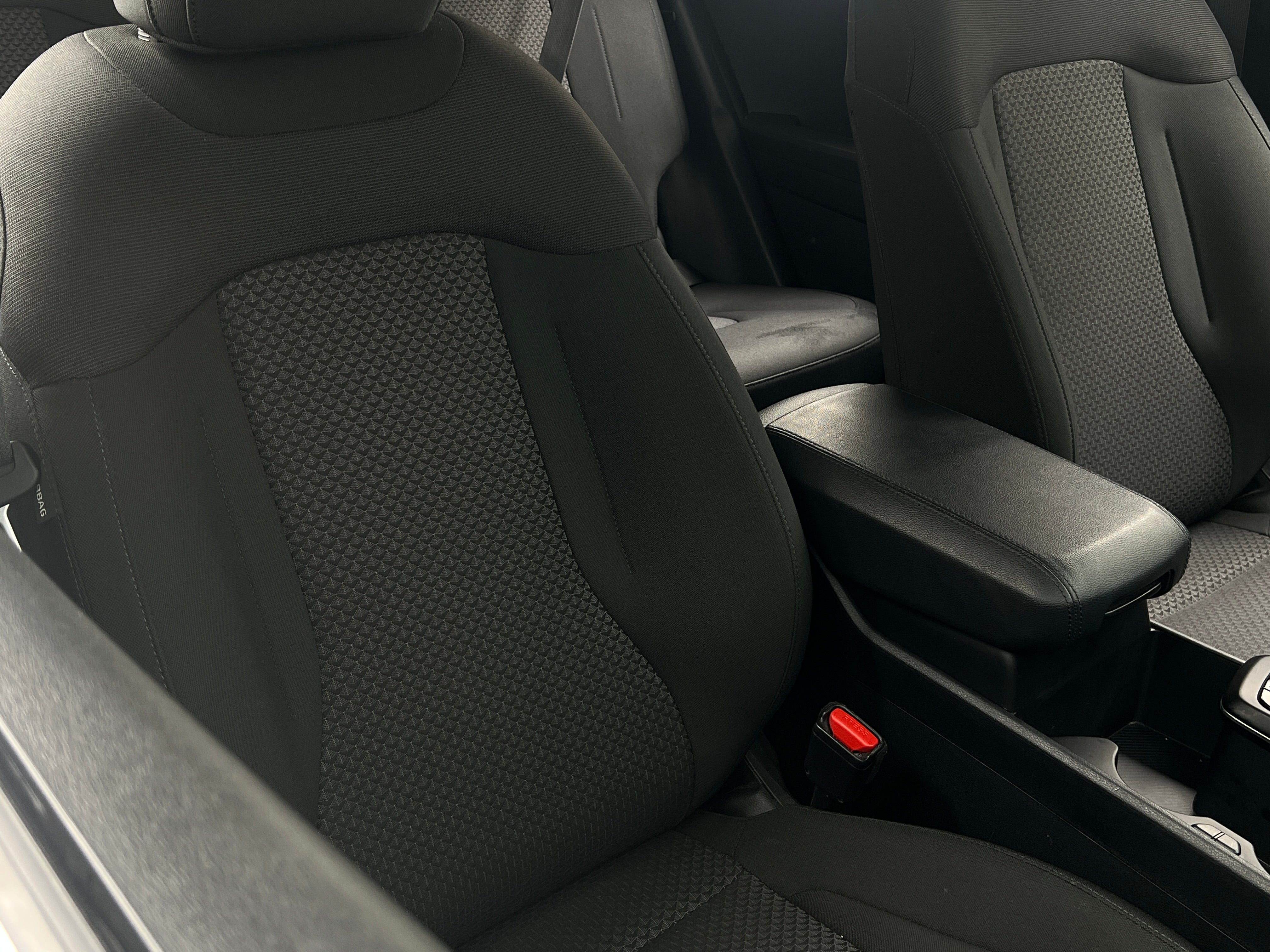 2024 Kia Sportage LX 2