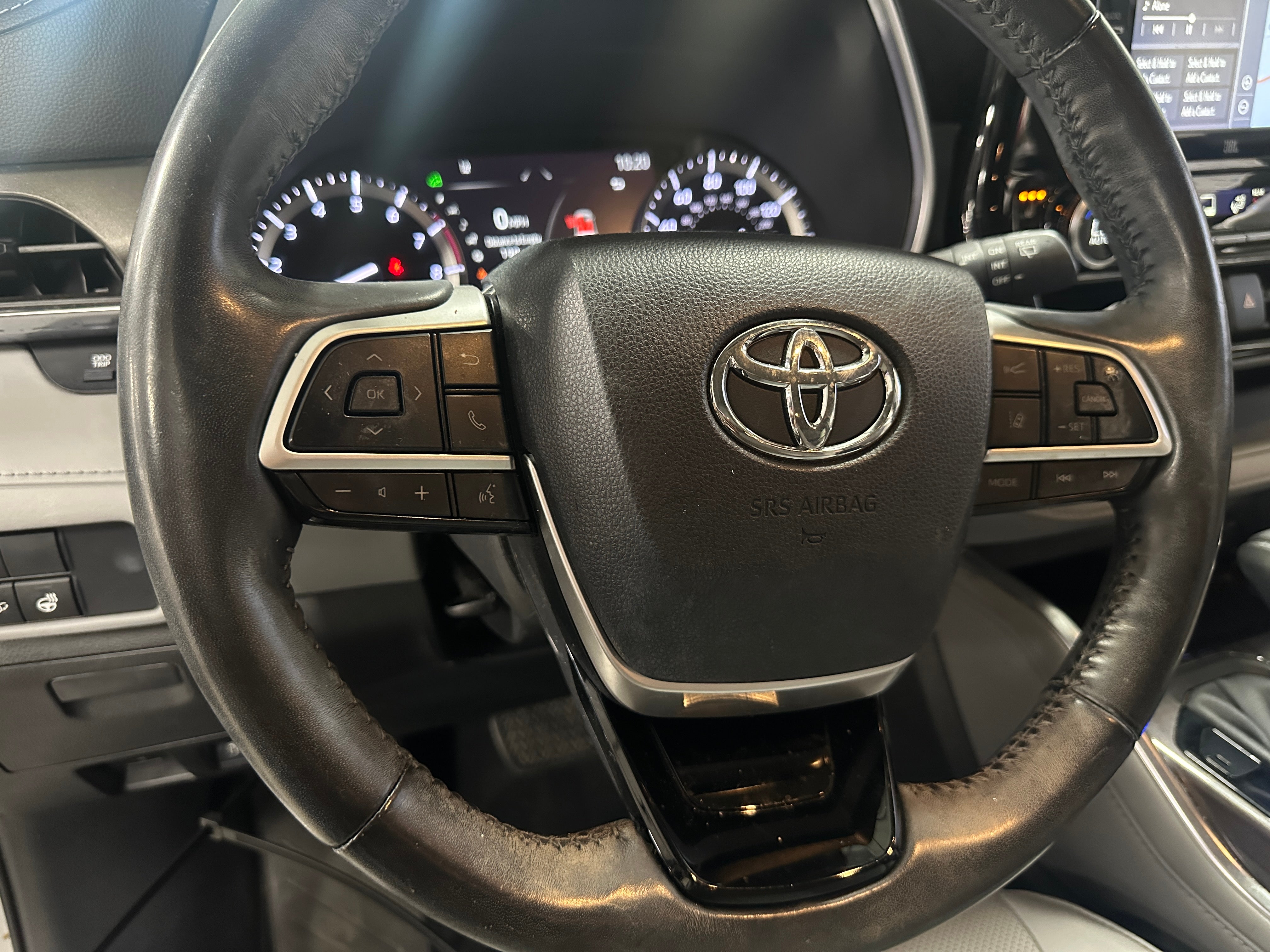 2022 Toyota Highlander Limited 4