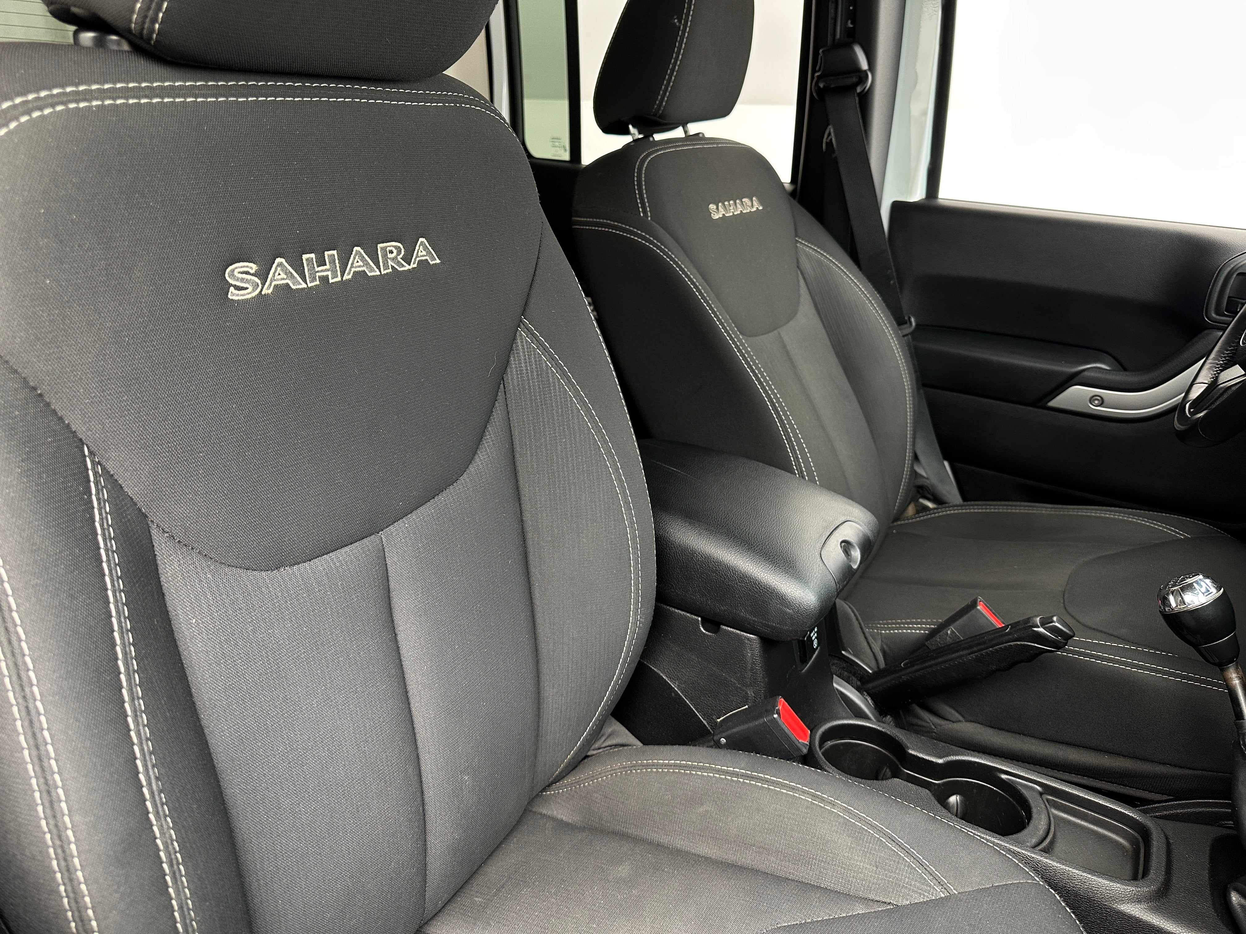 2016 Jeep Wrangler Unlimited Sahara 2