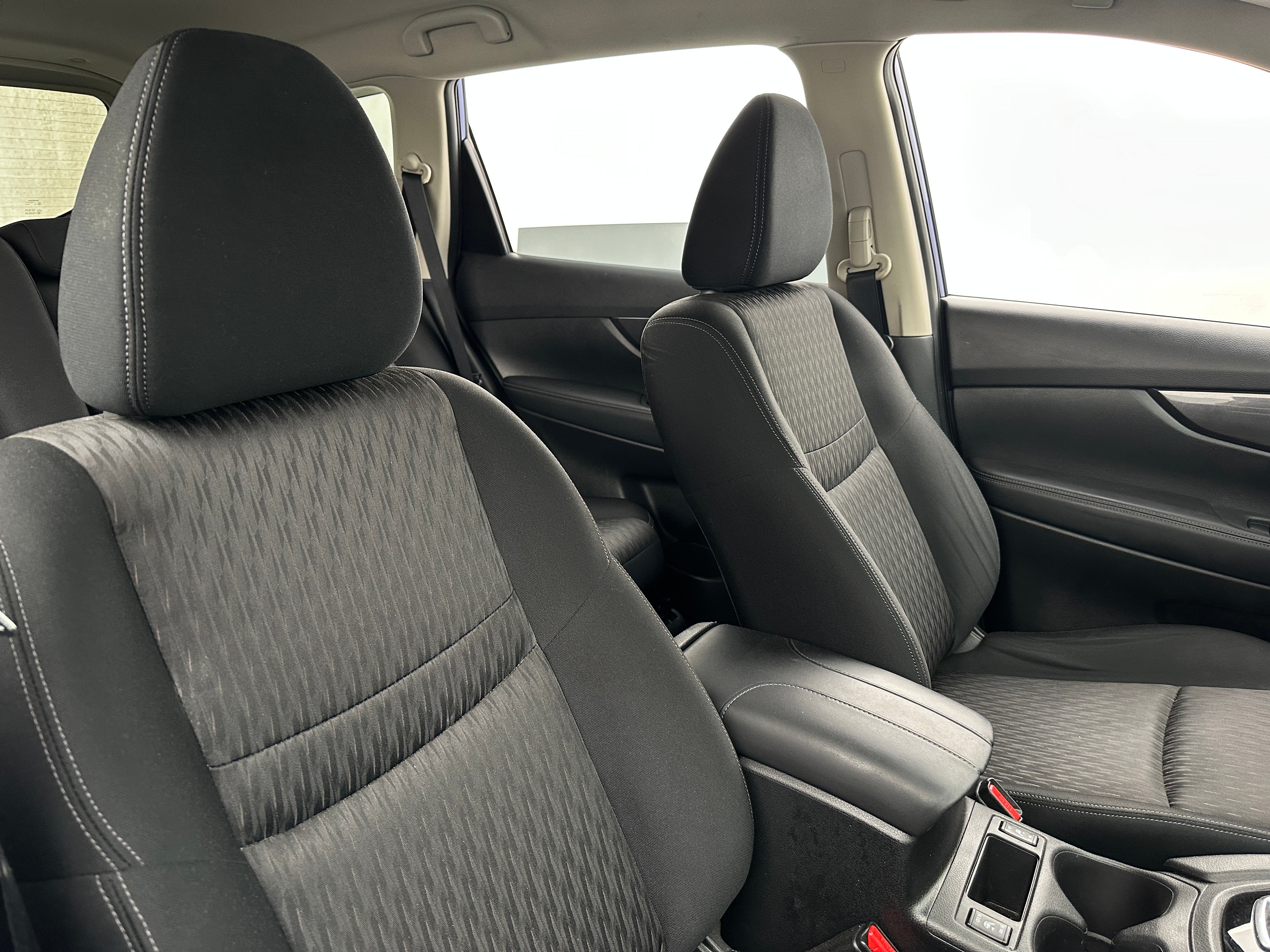 2020 Nissan Rogue SV 2
