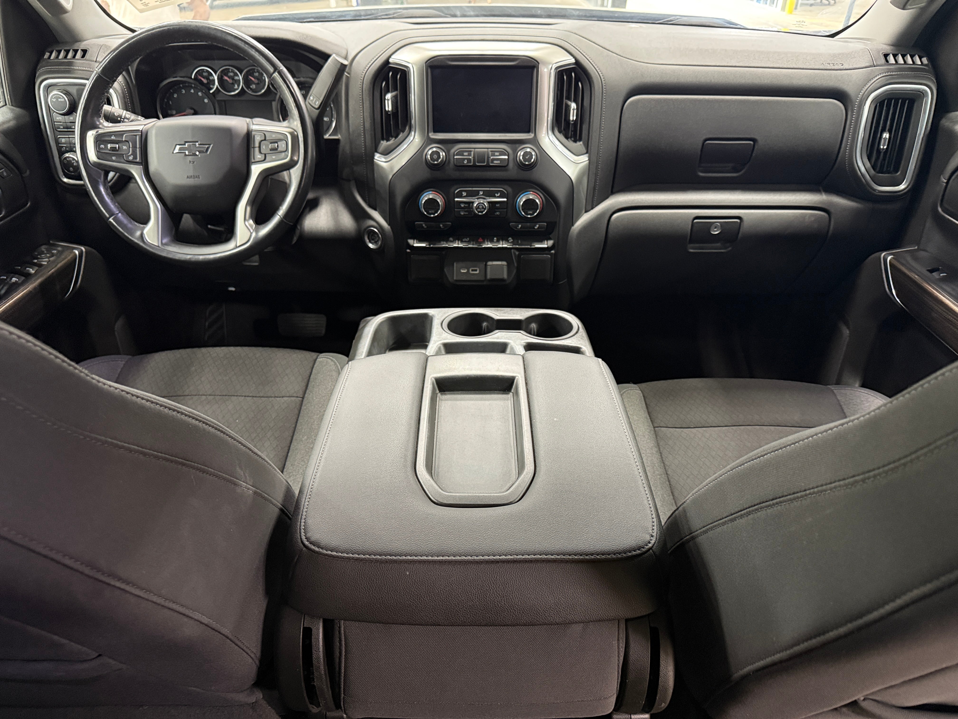 2021 Chevrolet Silverado 1500 RST 3