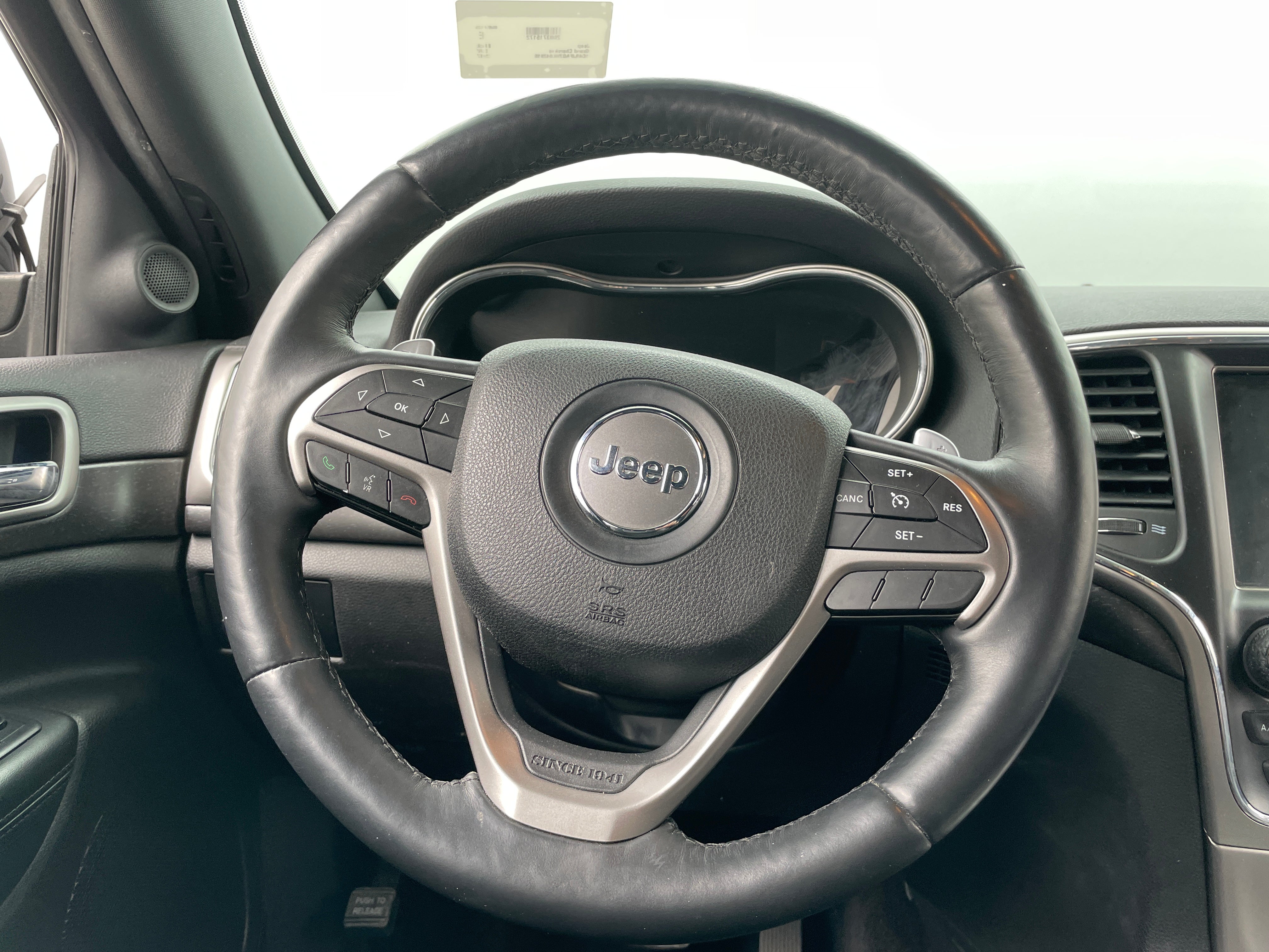 2017 Jeep Grand Cherokee Altitude 4