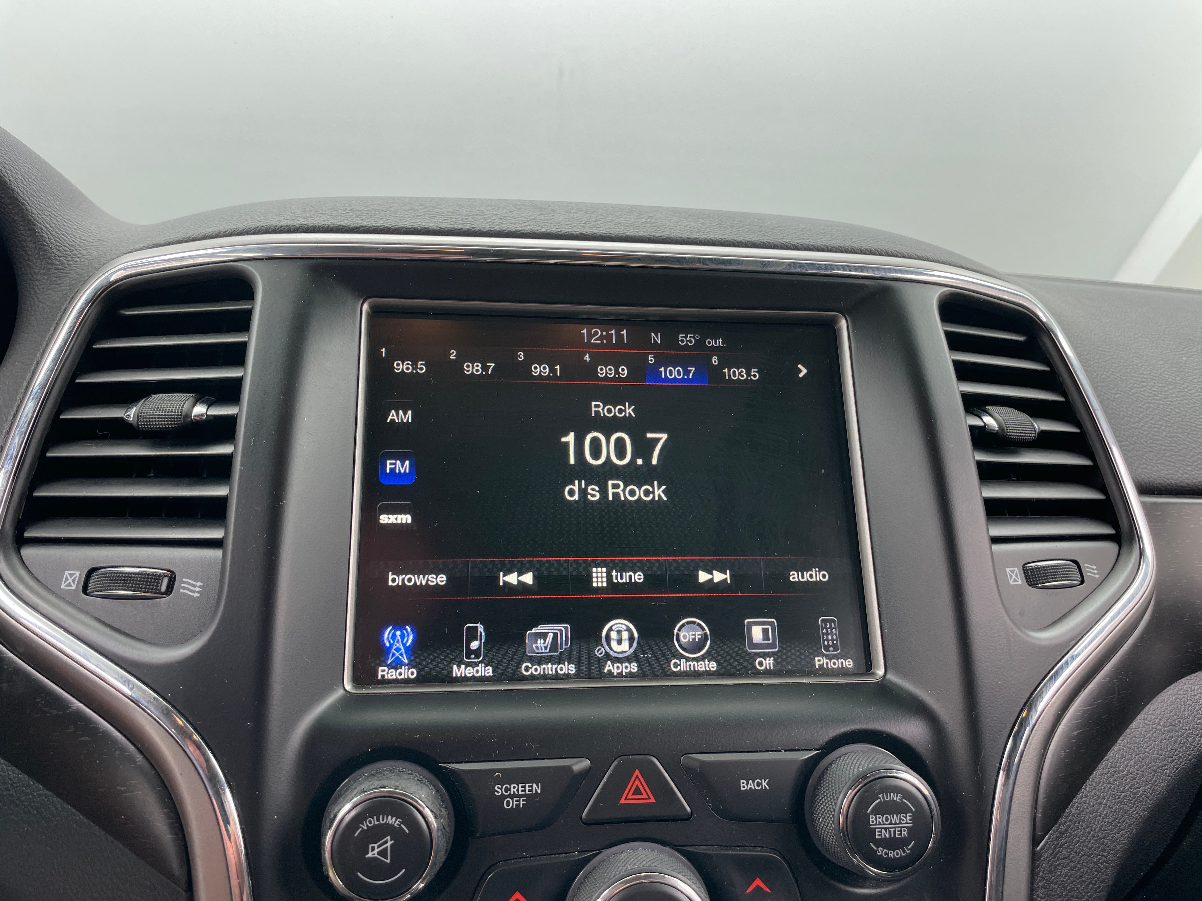 2017 Jeep Grand Cherokee Altitude 3