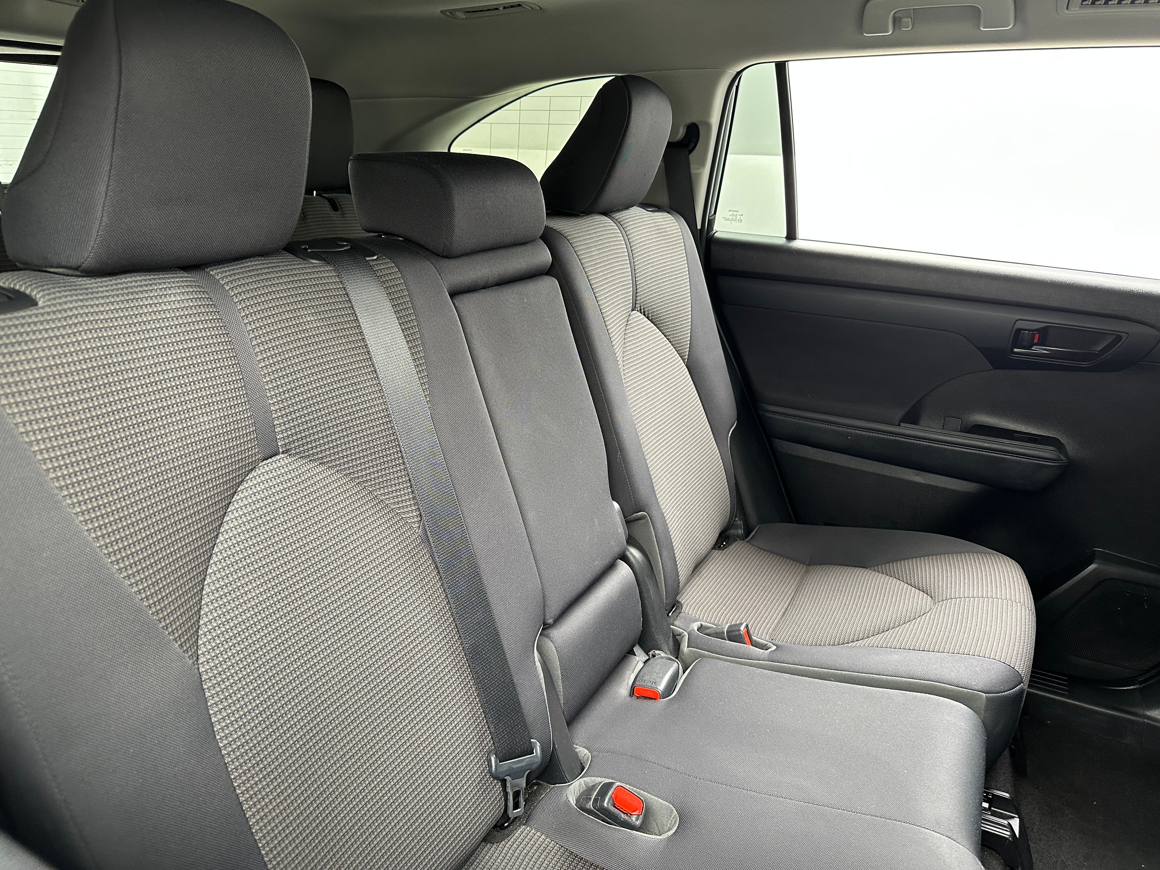 2023 Toyota Highlander LE 6